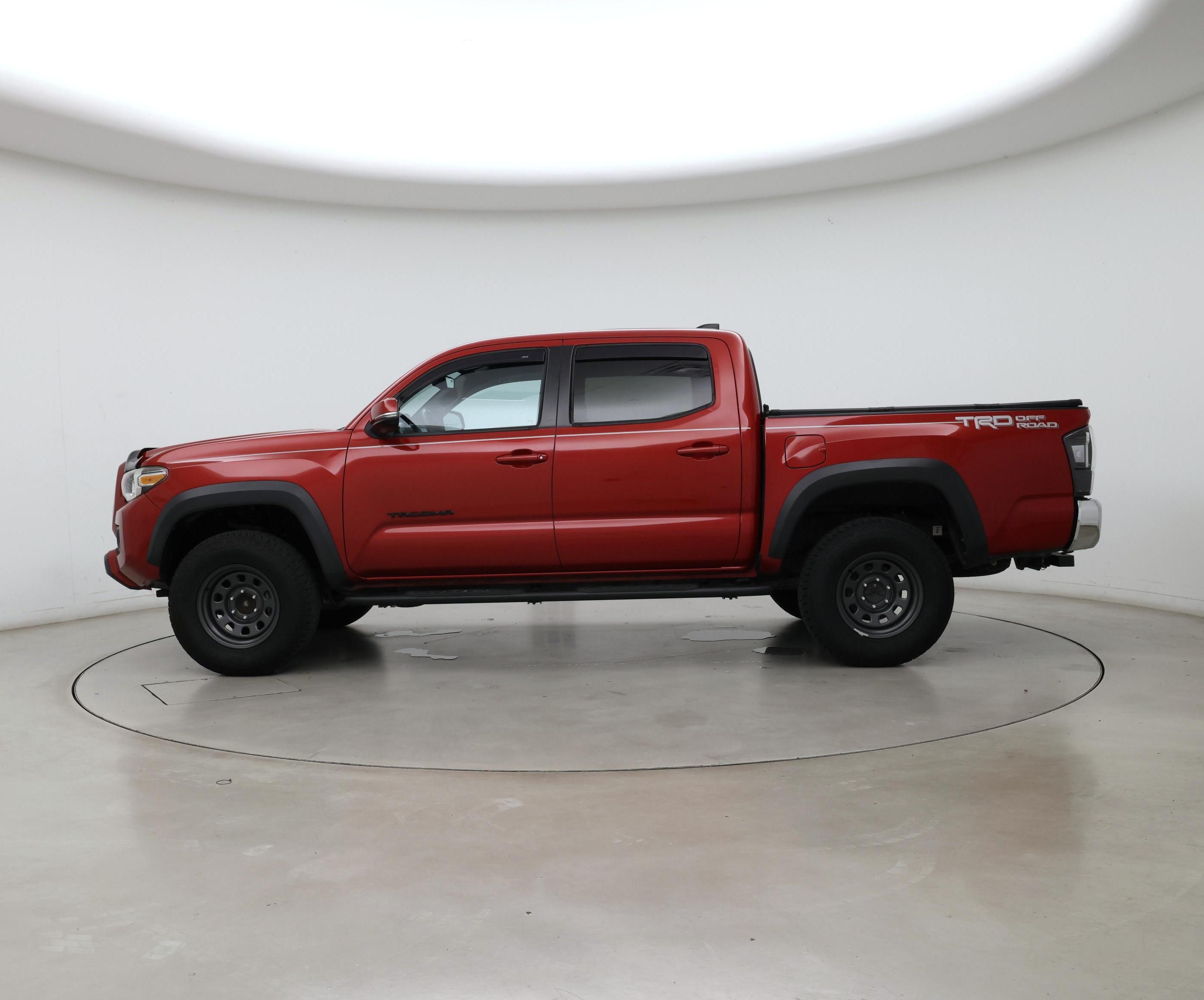 Thumbnail: 2020 Toyota Tacoma - 3