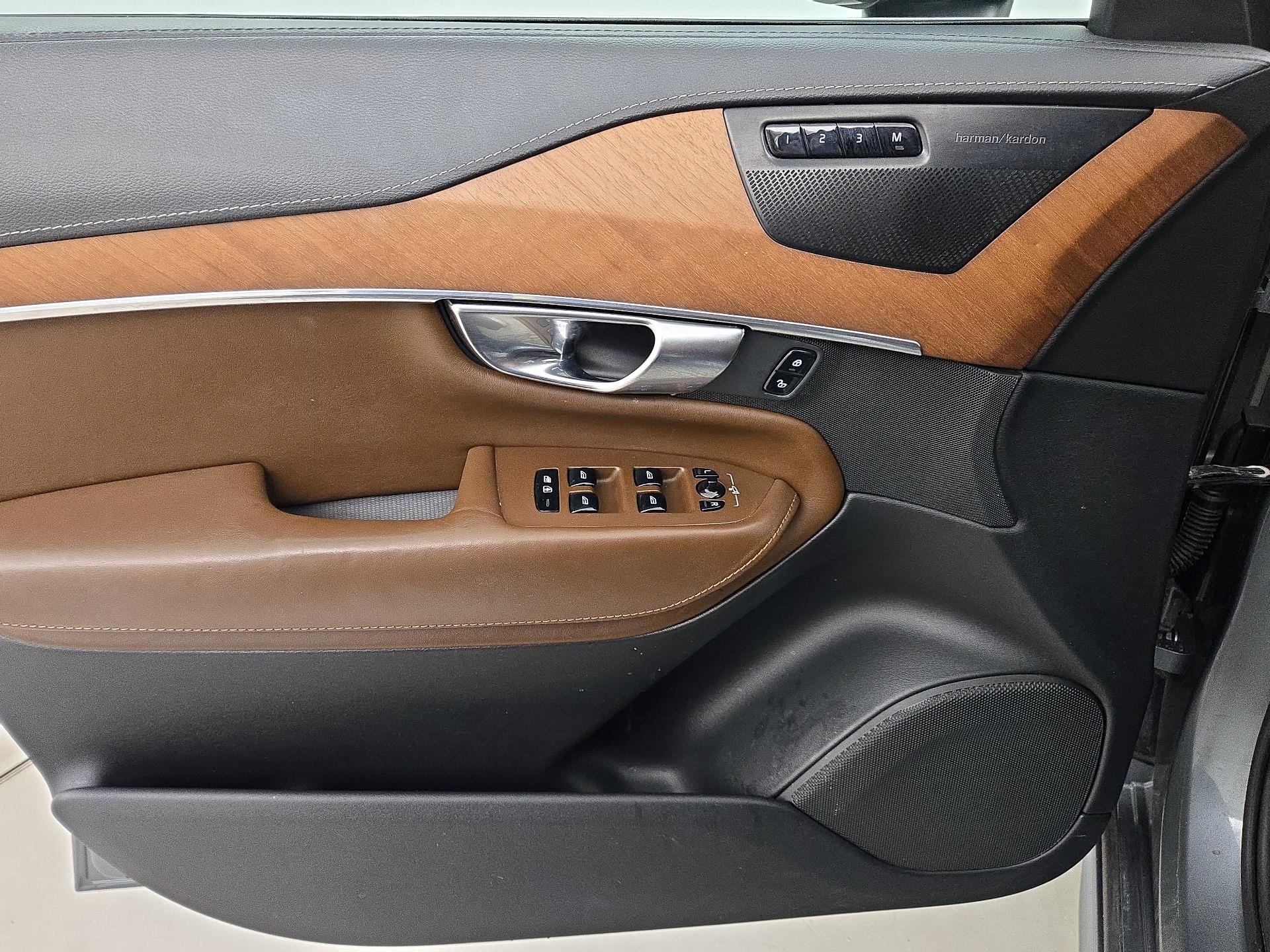 Thumbnail: 2019 Volvo XC90 - 12