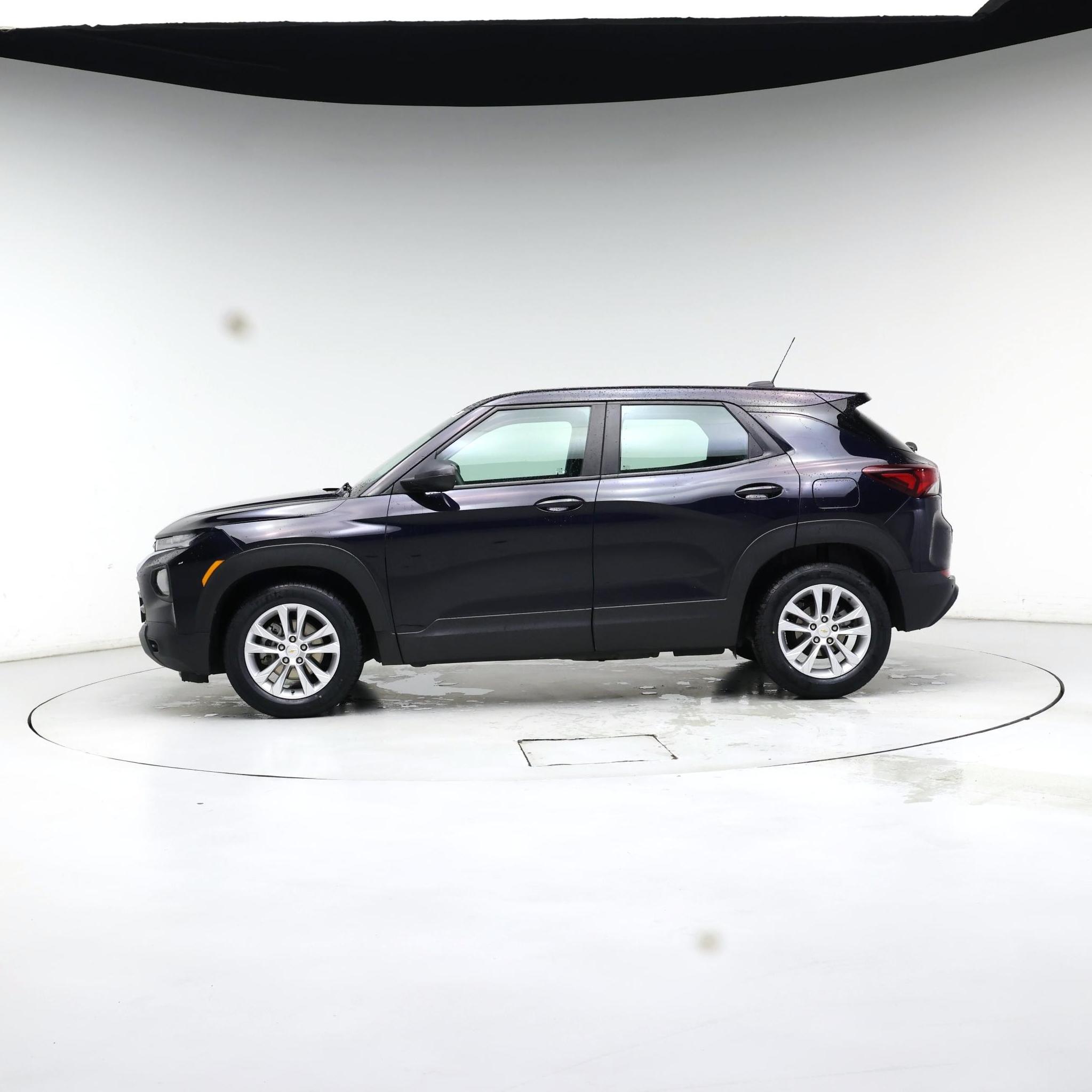 Thumbnail: 2021 Chevrolet TrailBlazer - 3