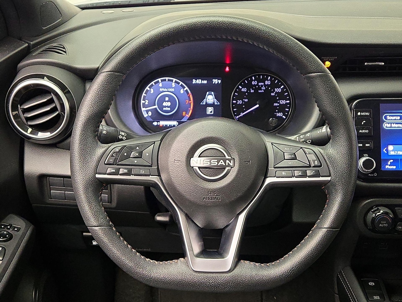 2023 Nissan Kicks SR - Photo 11