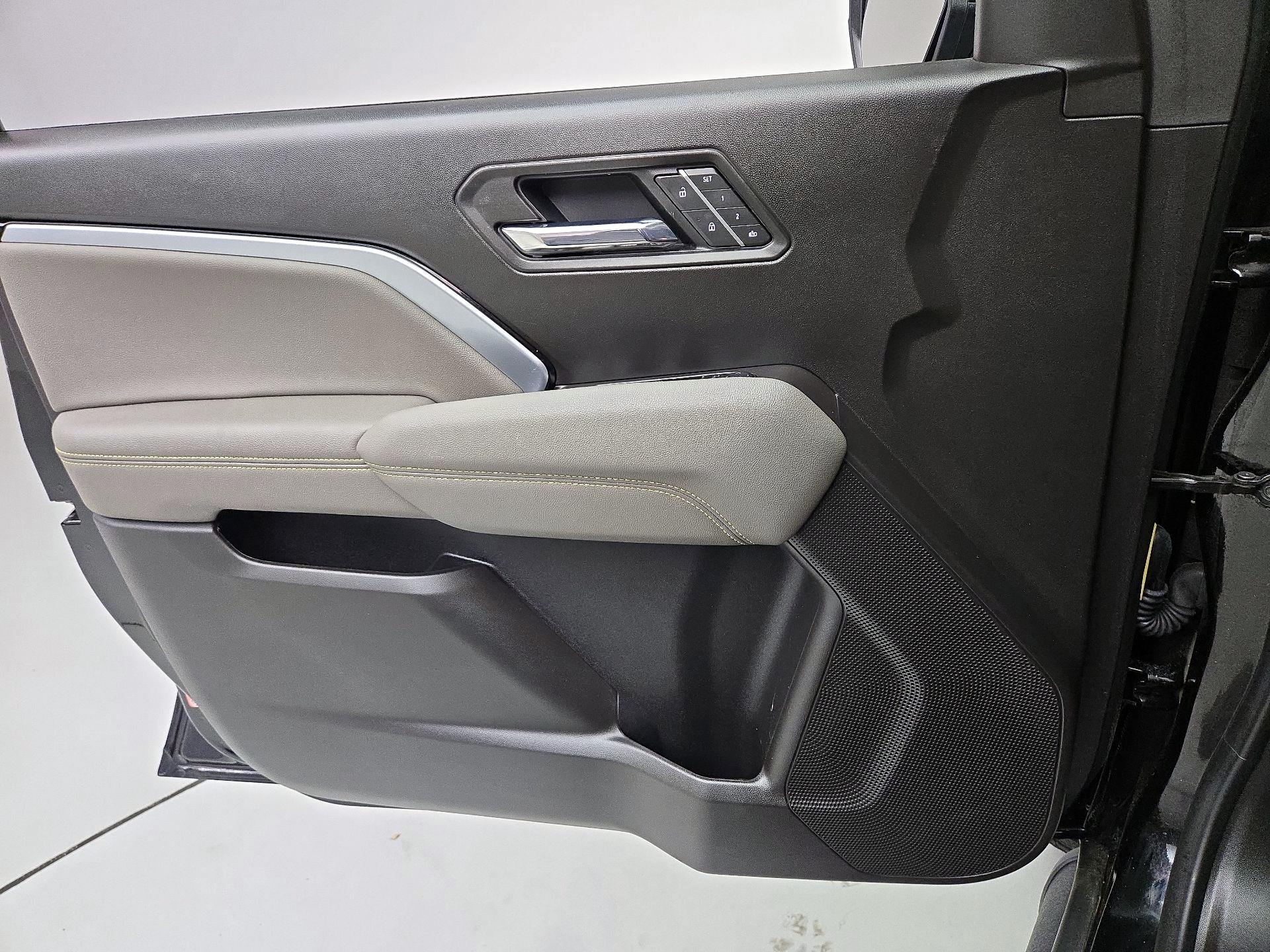 Thumbnail: 2025 Chevrolet Colorado - 12