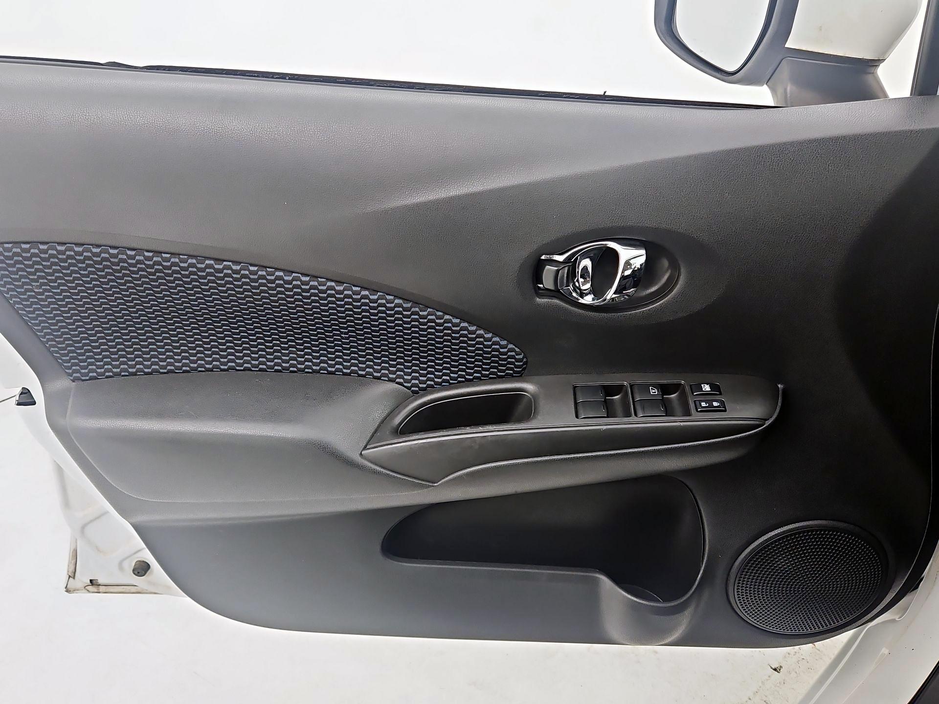 Thumbnail: 2015 Nissan Versa Note - 12