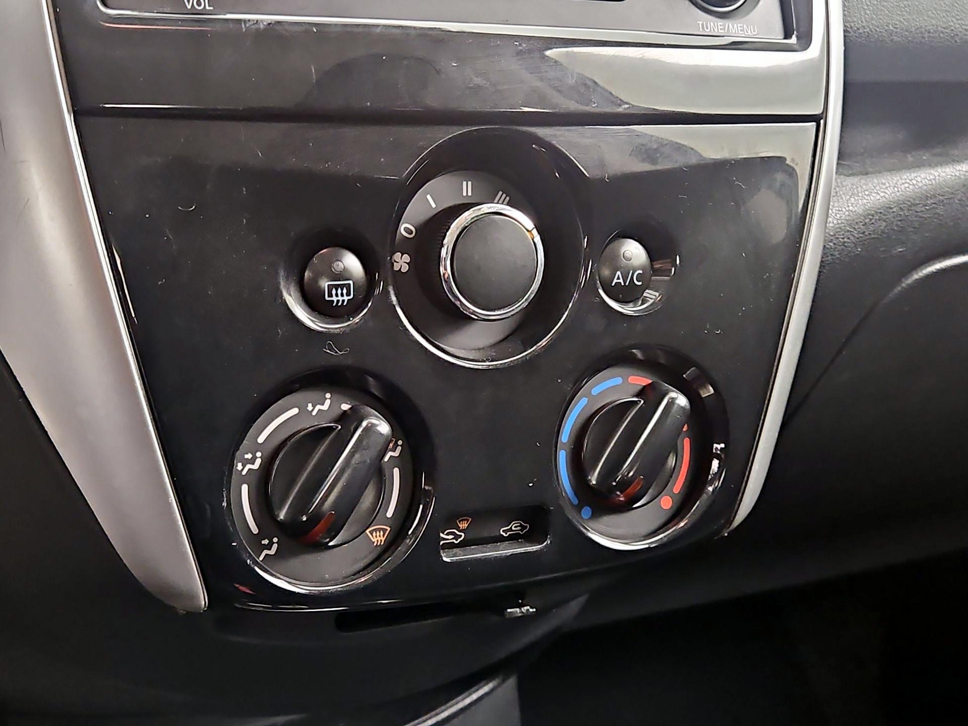 Thumbnail: 2015 Nissan Versa Note - 15