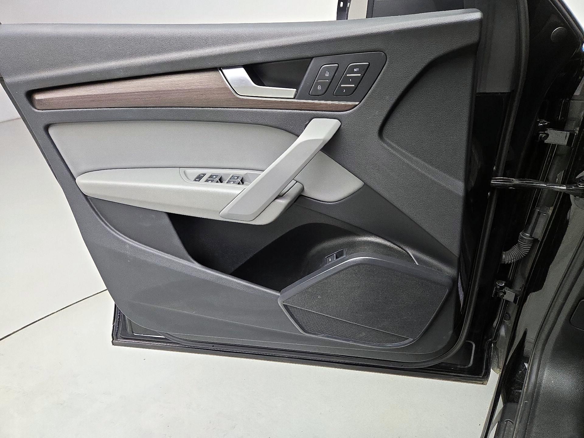 Thumbnail: 2023 Audi Q5 - 12