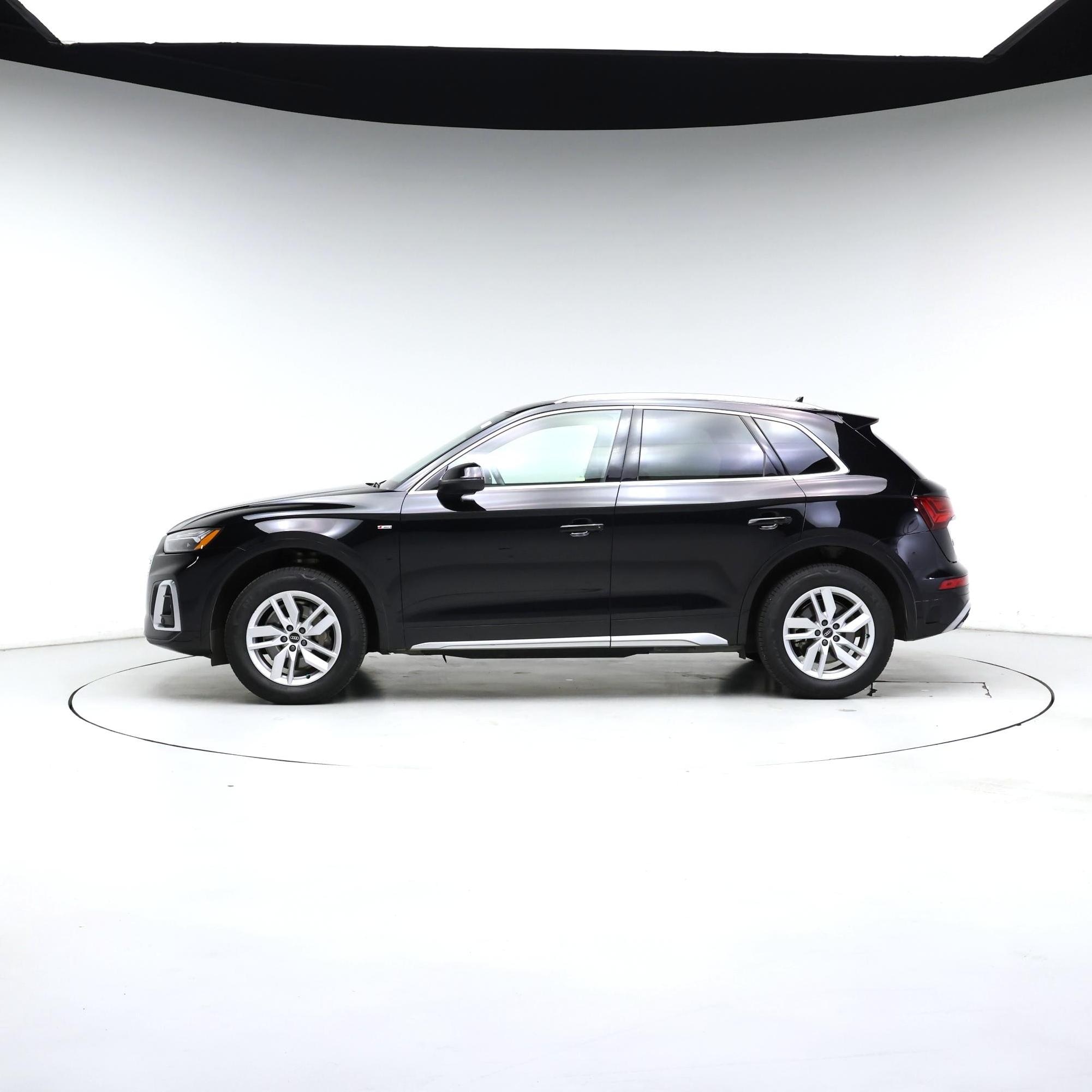 Thumbnail: 2023 Audi Q5 - 3