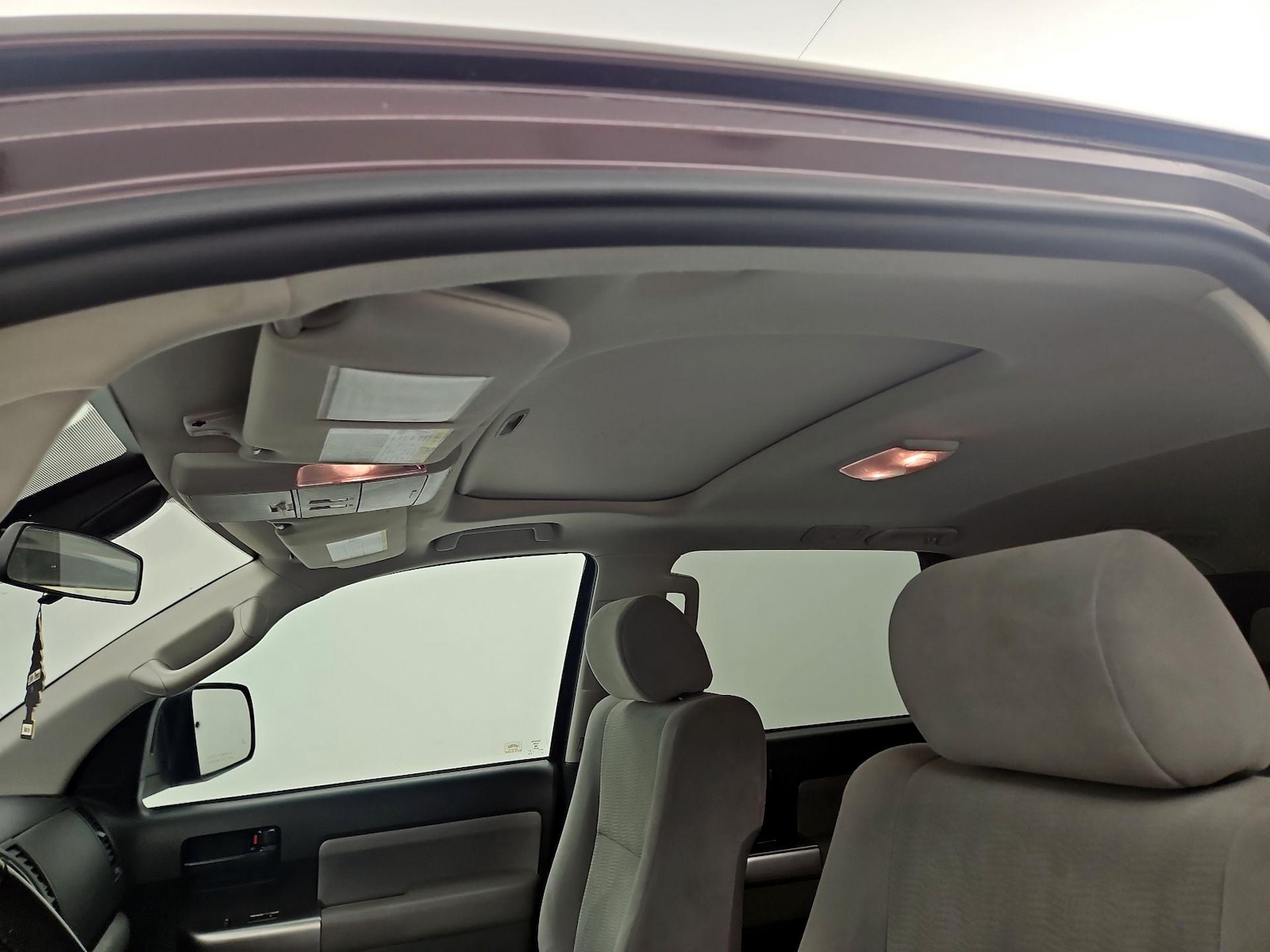 2019 Toyota Sequoia SR5 - Photo 20
