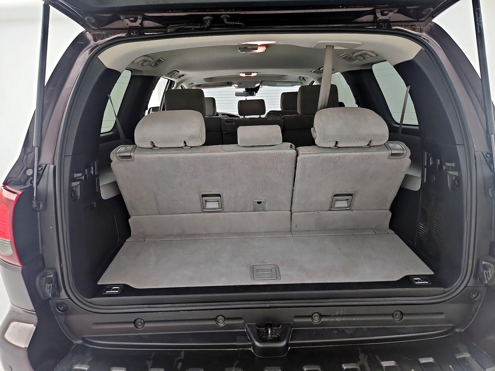 2019 Toyota Sequoia SR5 - Photo 23