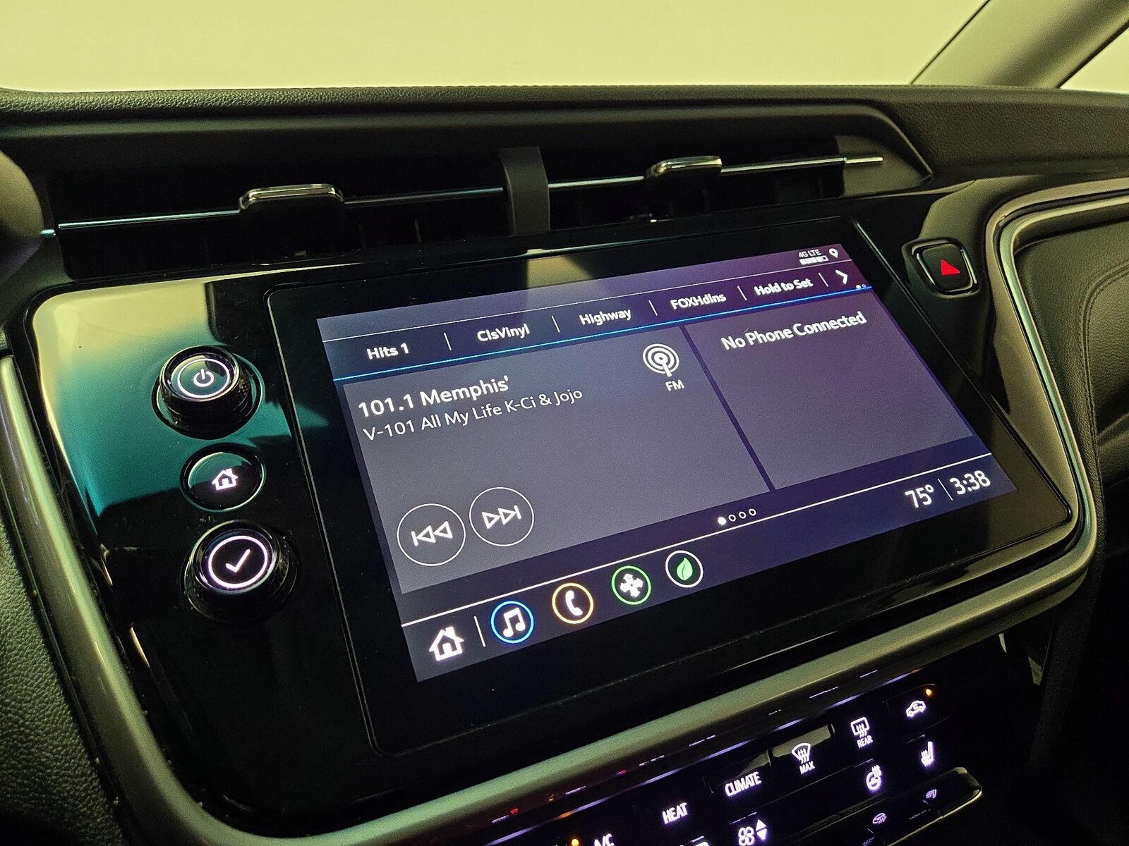 2023 Chevrolet Bolt EV 2LT - Photo 16