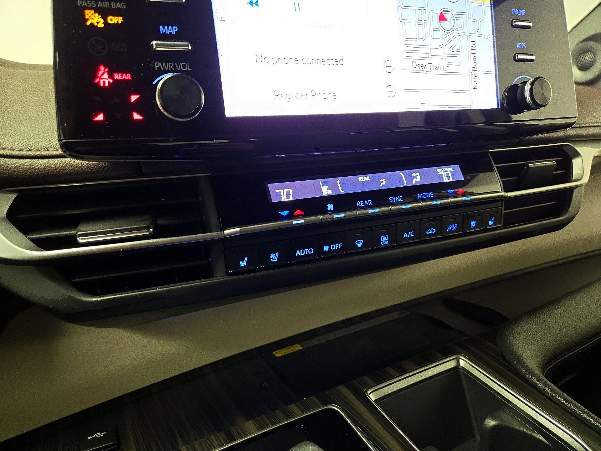 Thumbnail: 2022 Toyota Sienna - 17