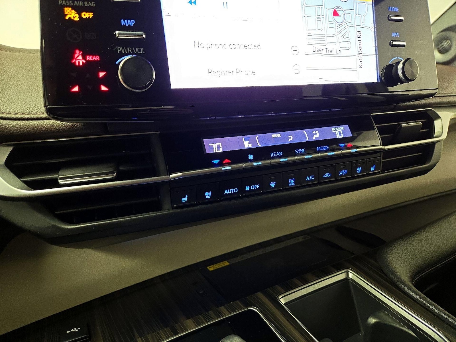 2022 Toyota Sienna Platinum - Photo 18