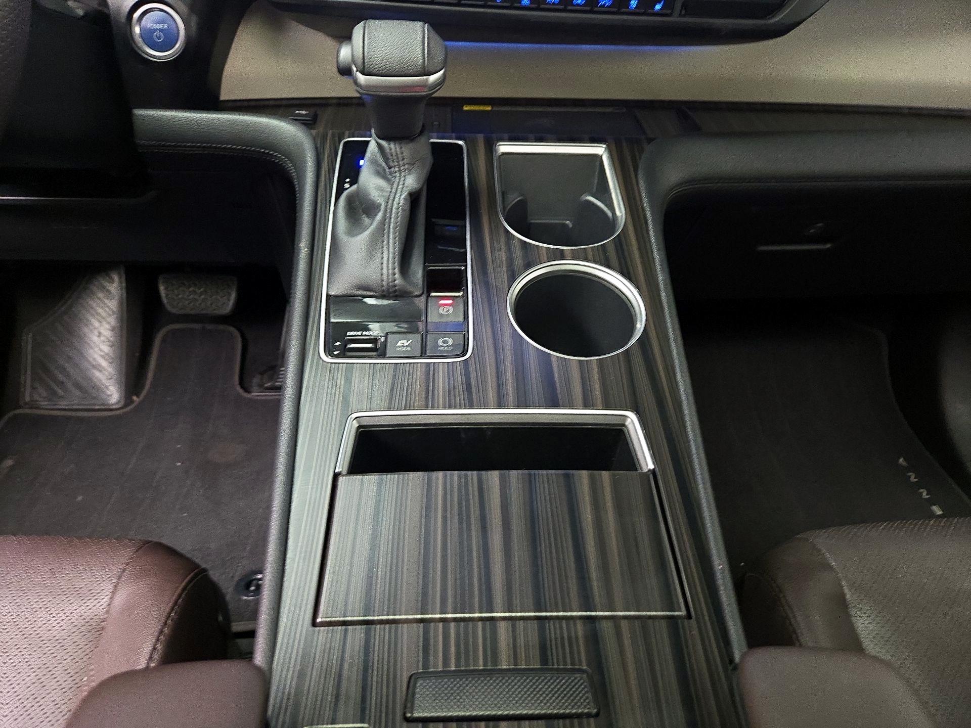 Thumbnail: 2022 Toyota Sienna - 18