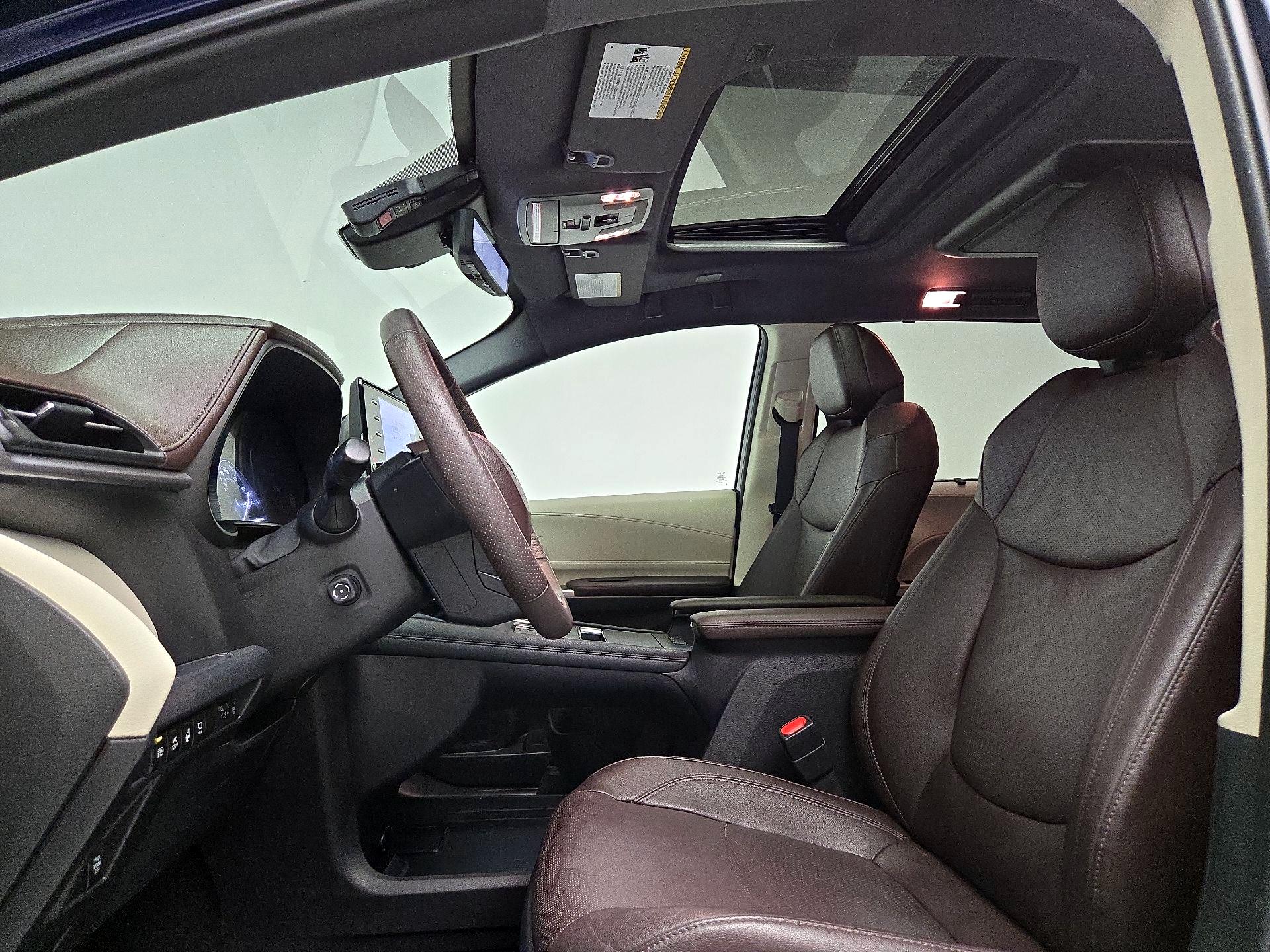 Thumbnail: 2022 Toyota Sienna - 20