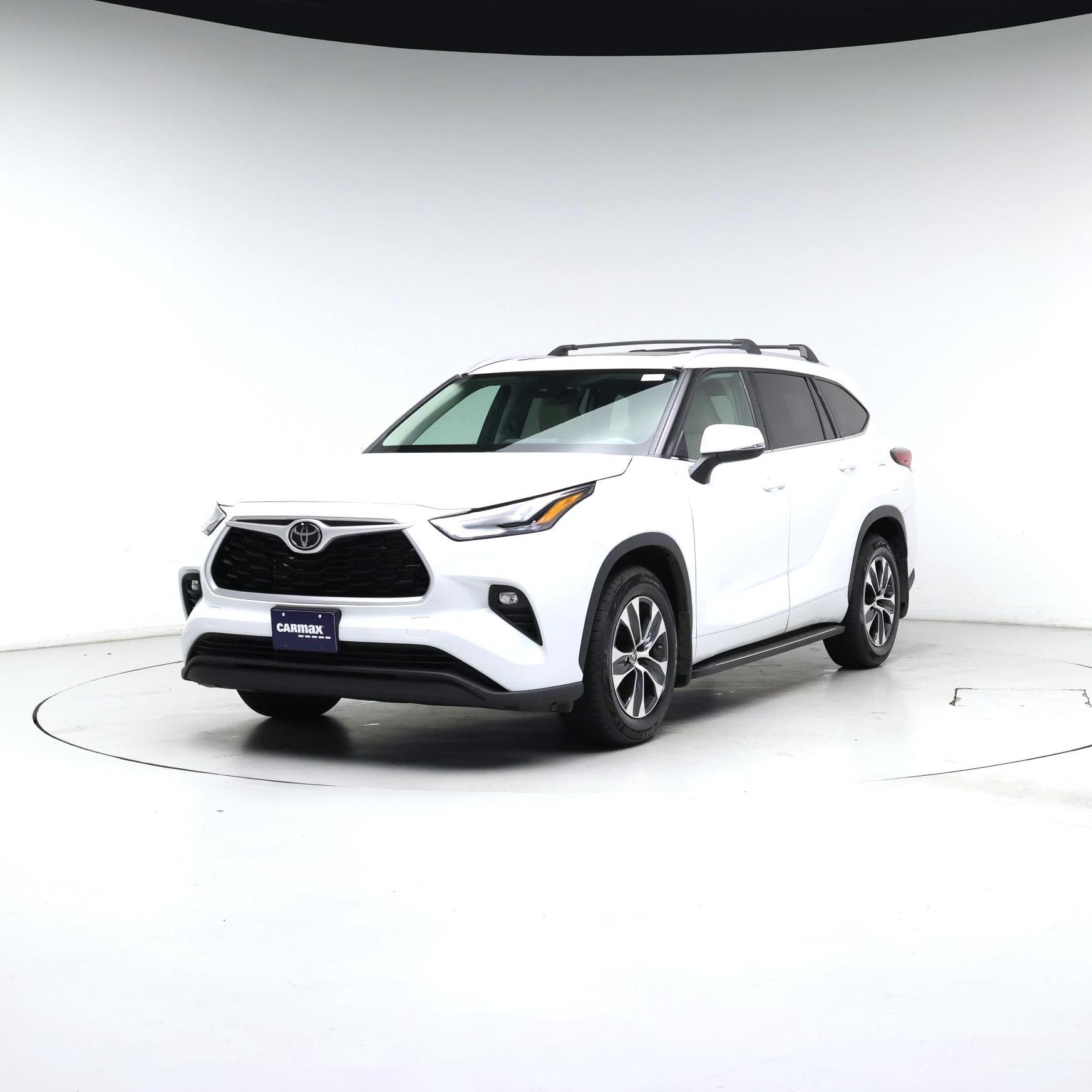 Thumbnail: 2022 Toyota Highlander - 4