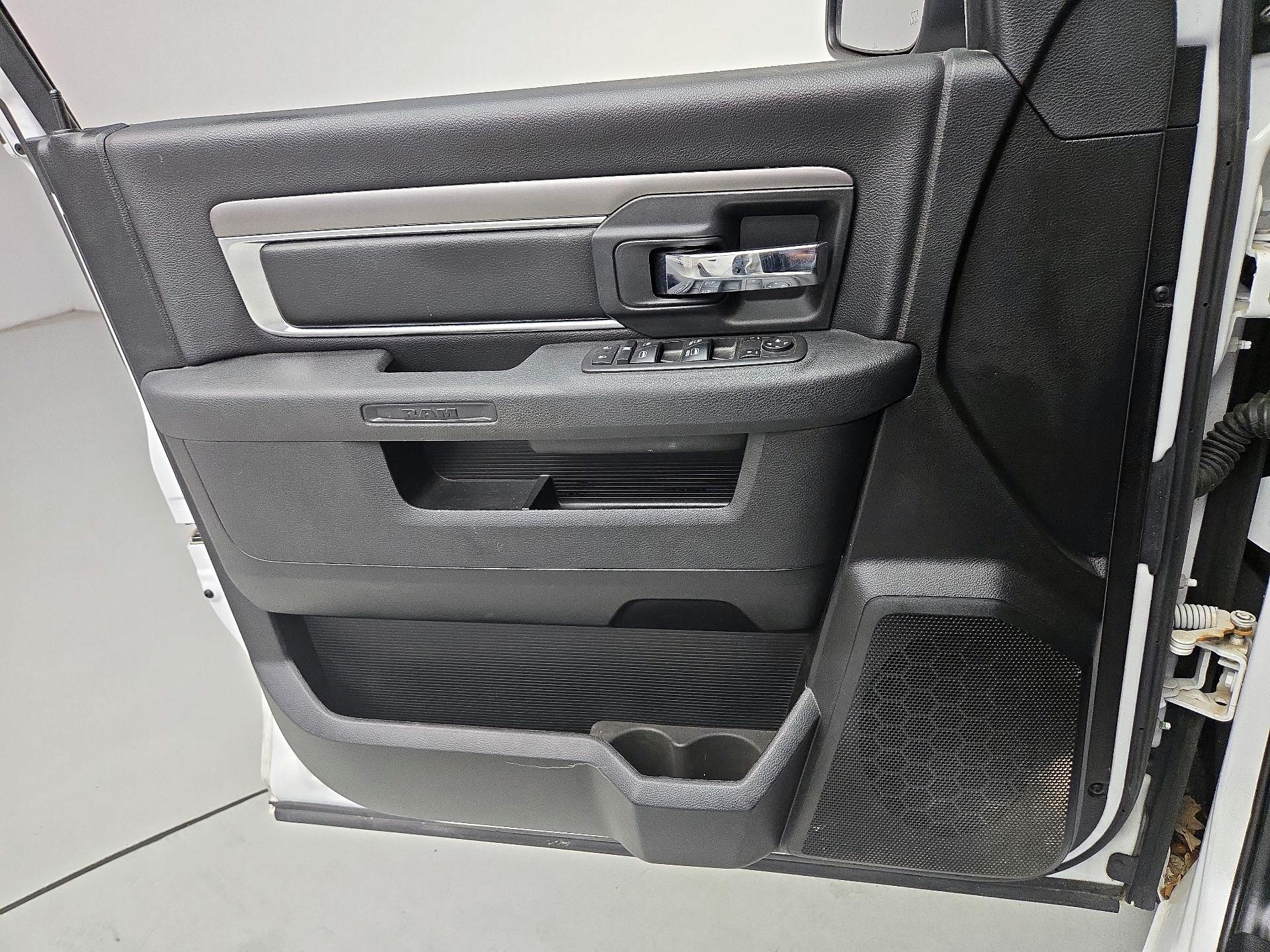 Thumbnail: 2021 RAM 1500 Classic - 12