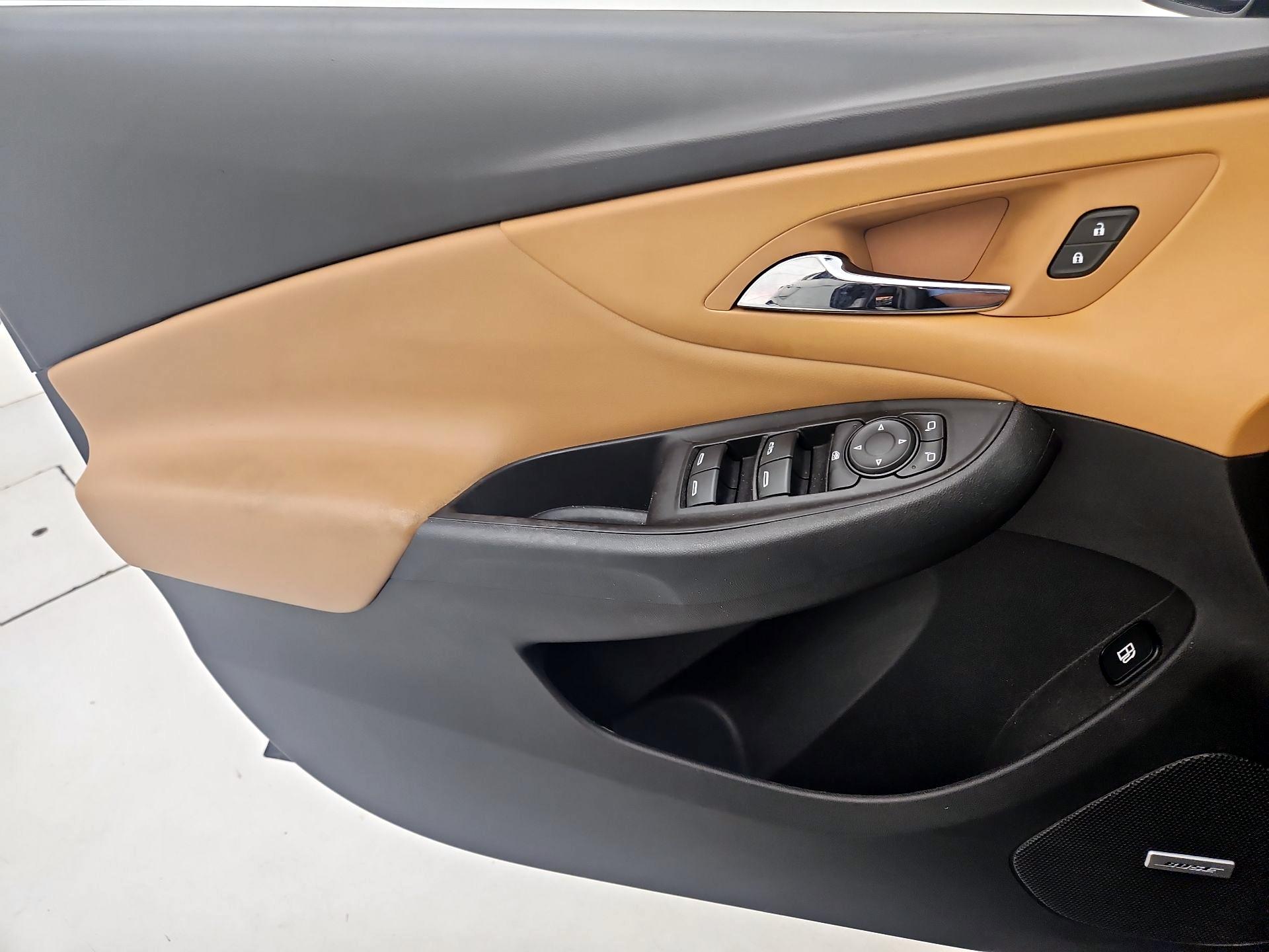Thumbnail: 2018 Chevrolet Volt - 12