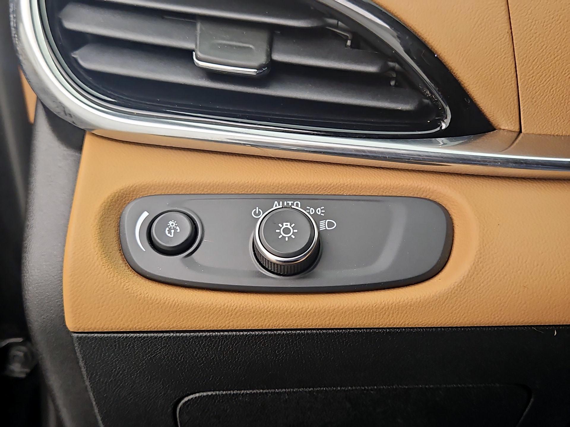 Thumbnail: 2018 Chevrolet Volt - 13
