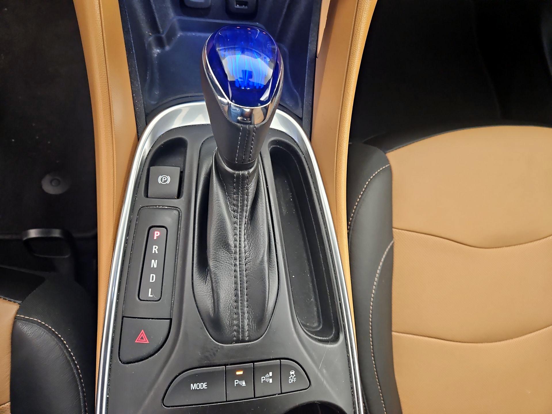 Thumbnail: 2018 Chevrolet Volt - 17