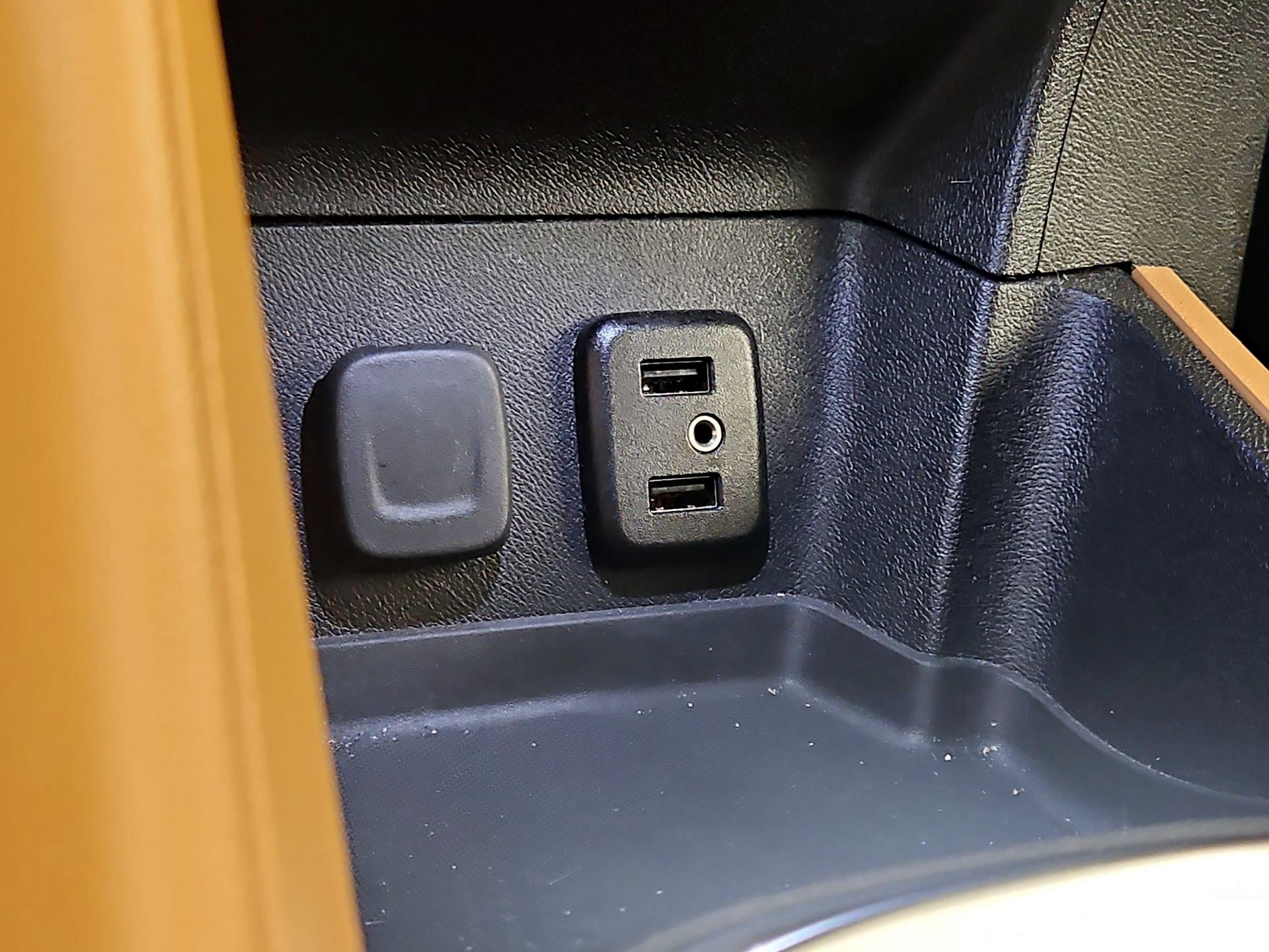 Thumbnail: 2018 Chevrolet Volt - 18