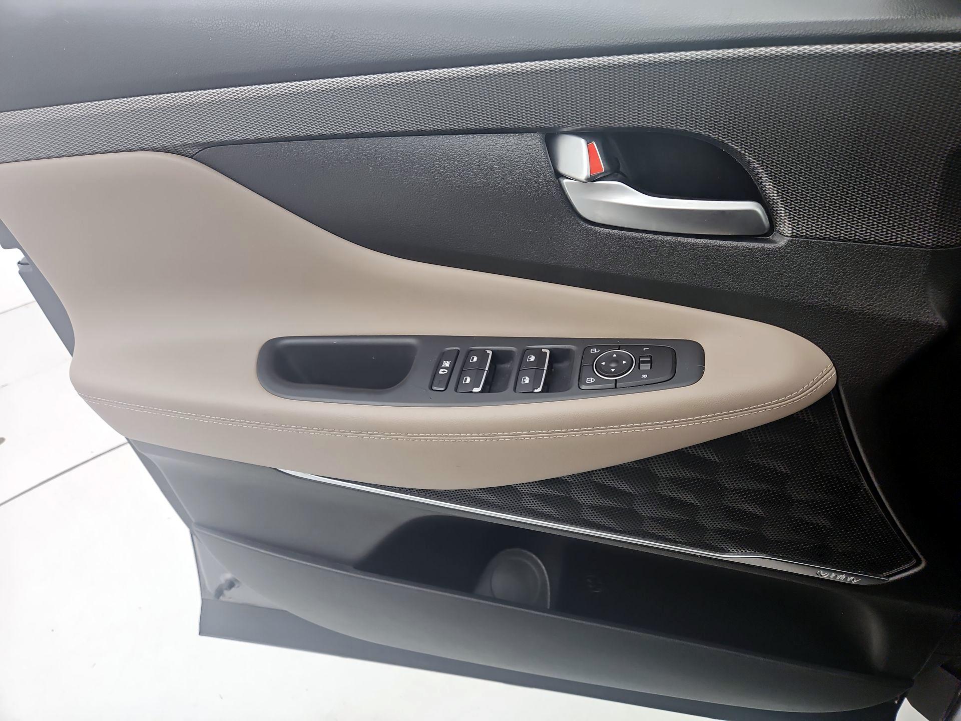 Thumbnail: 2019 Hyundai Santa Fe - 12