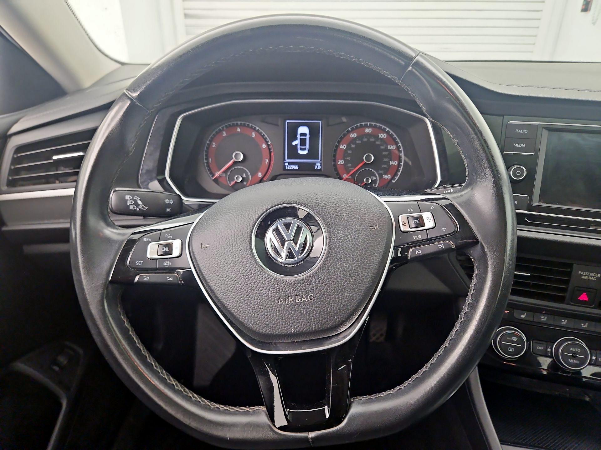 Thumbnail: 2019 Volkswagen Jetta - 10