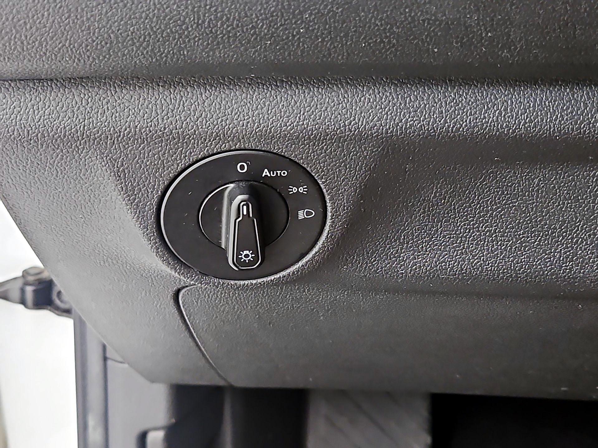 Thumbnail: 2019 Volkswagen Jetta - 13