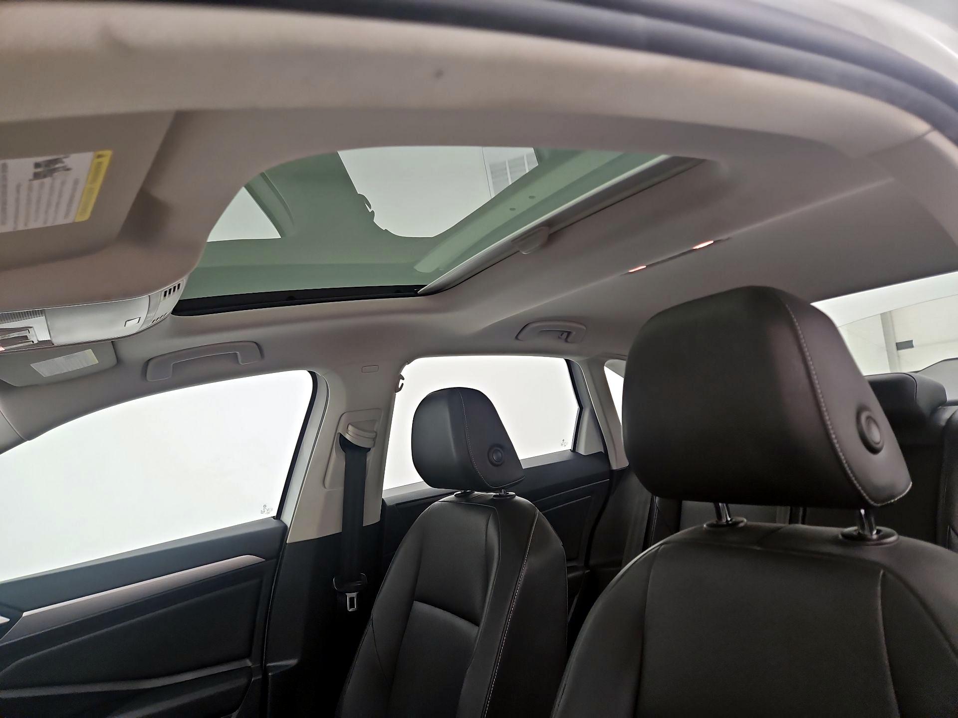 Thumbnail: 2019 Volkswagen Jetta - 19