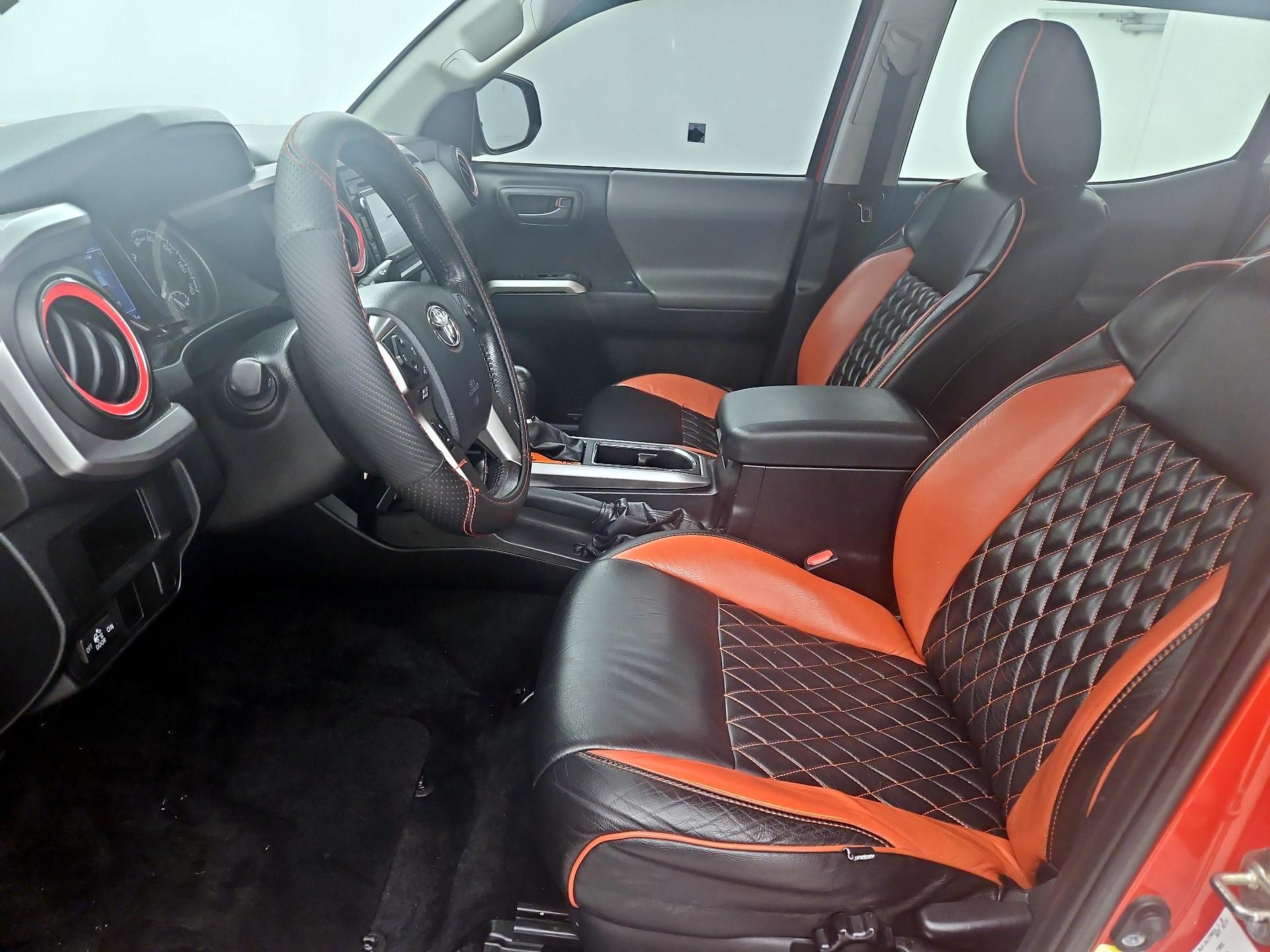 Thumbnail: 2016 Toyota Tacoma - 11