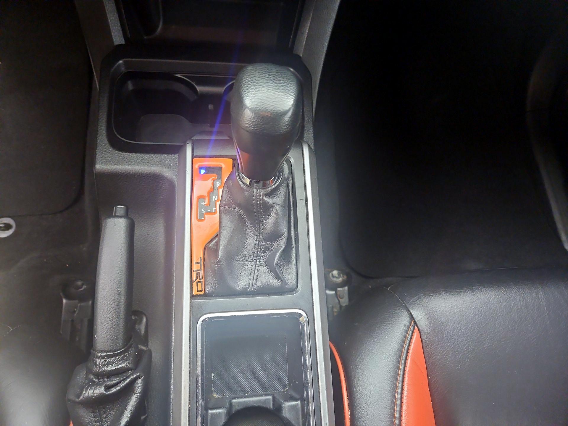 Thumbnail: 2016 Toyota Tacoma - 17