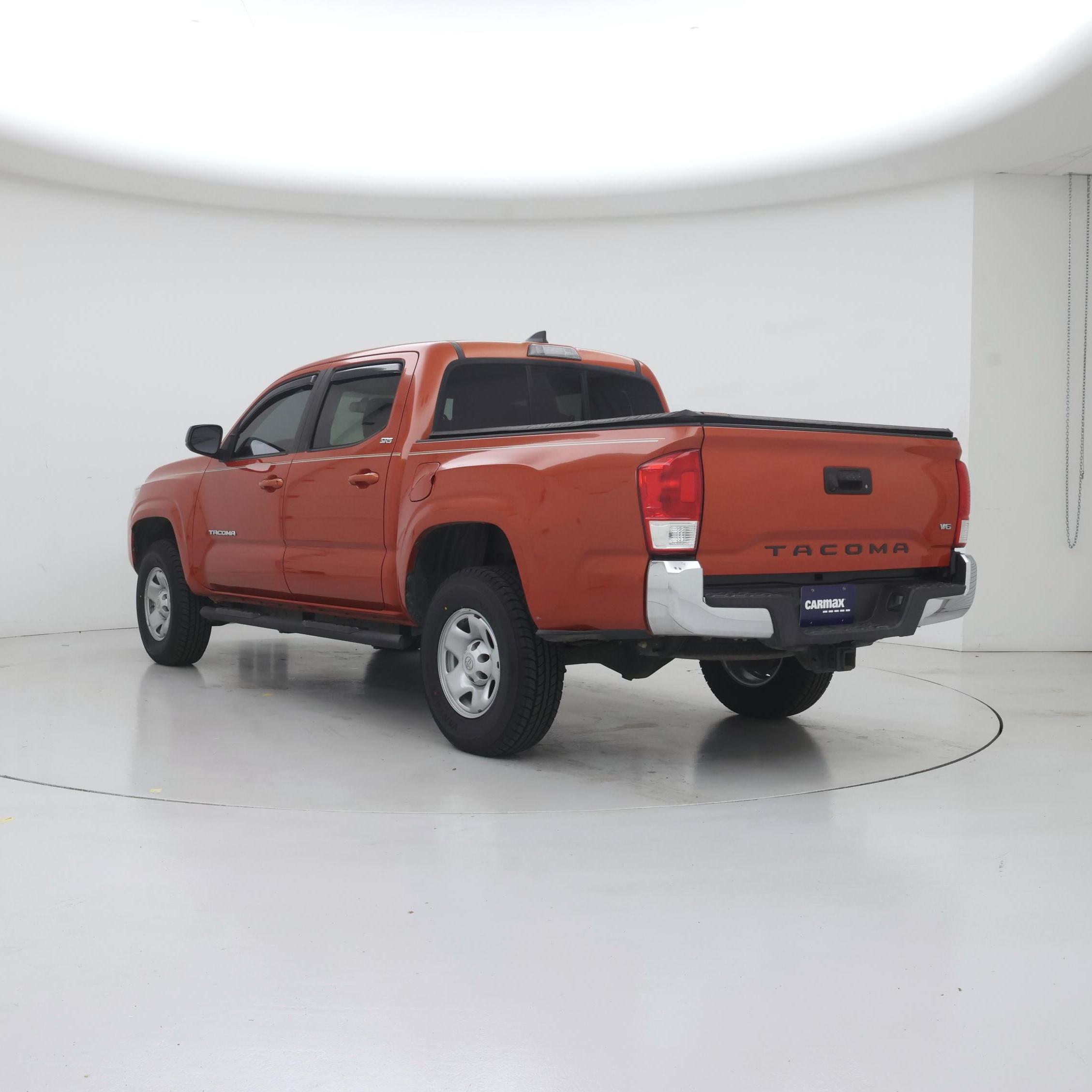 Thumbnail: 2016 Toyota Tacoma - 2