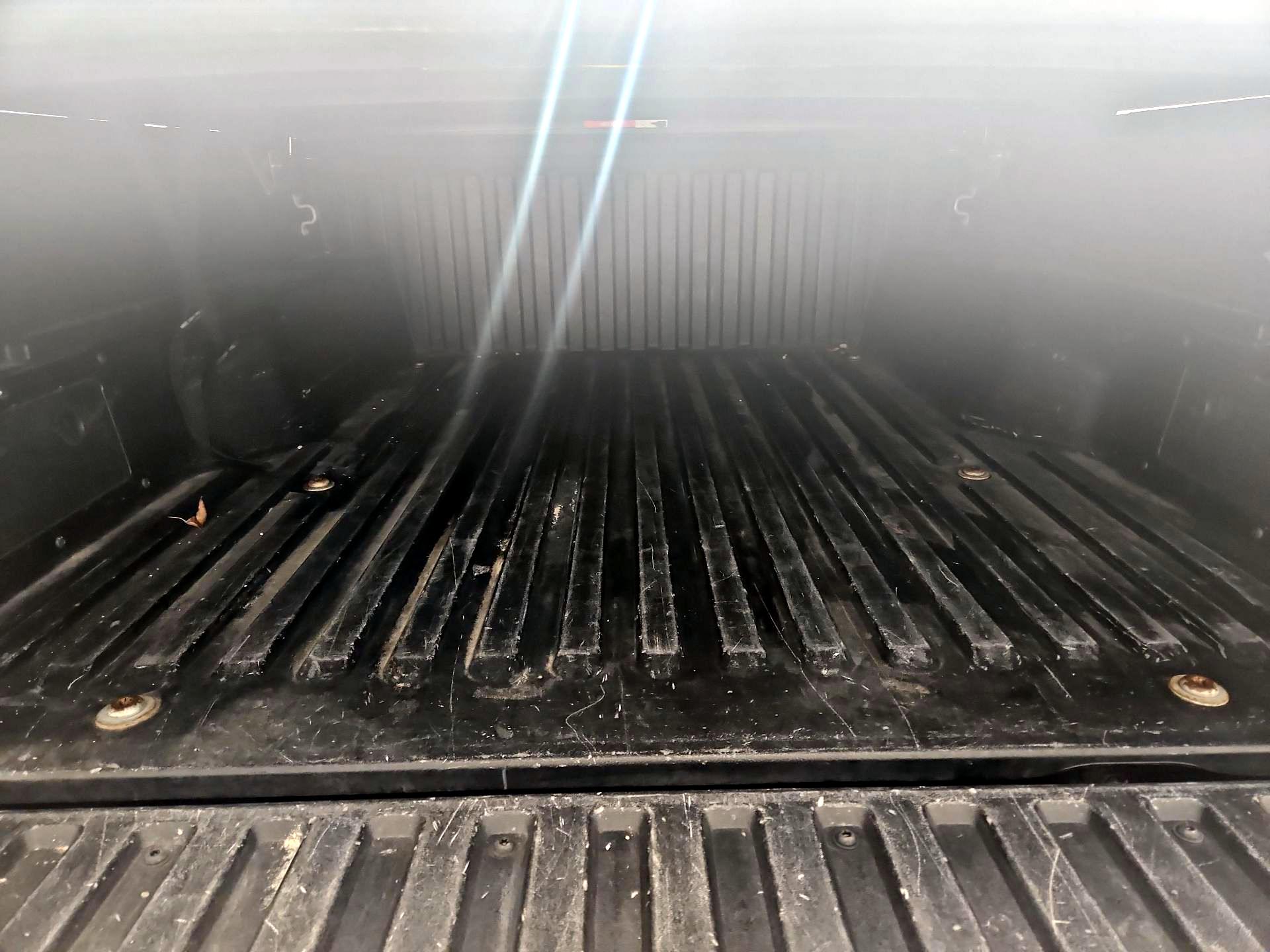 Thumbnail: 2016 Toyota Tacoma - 20