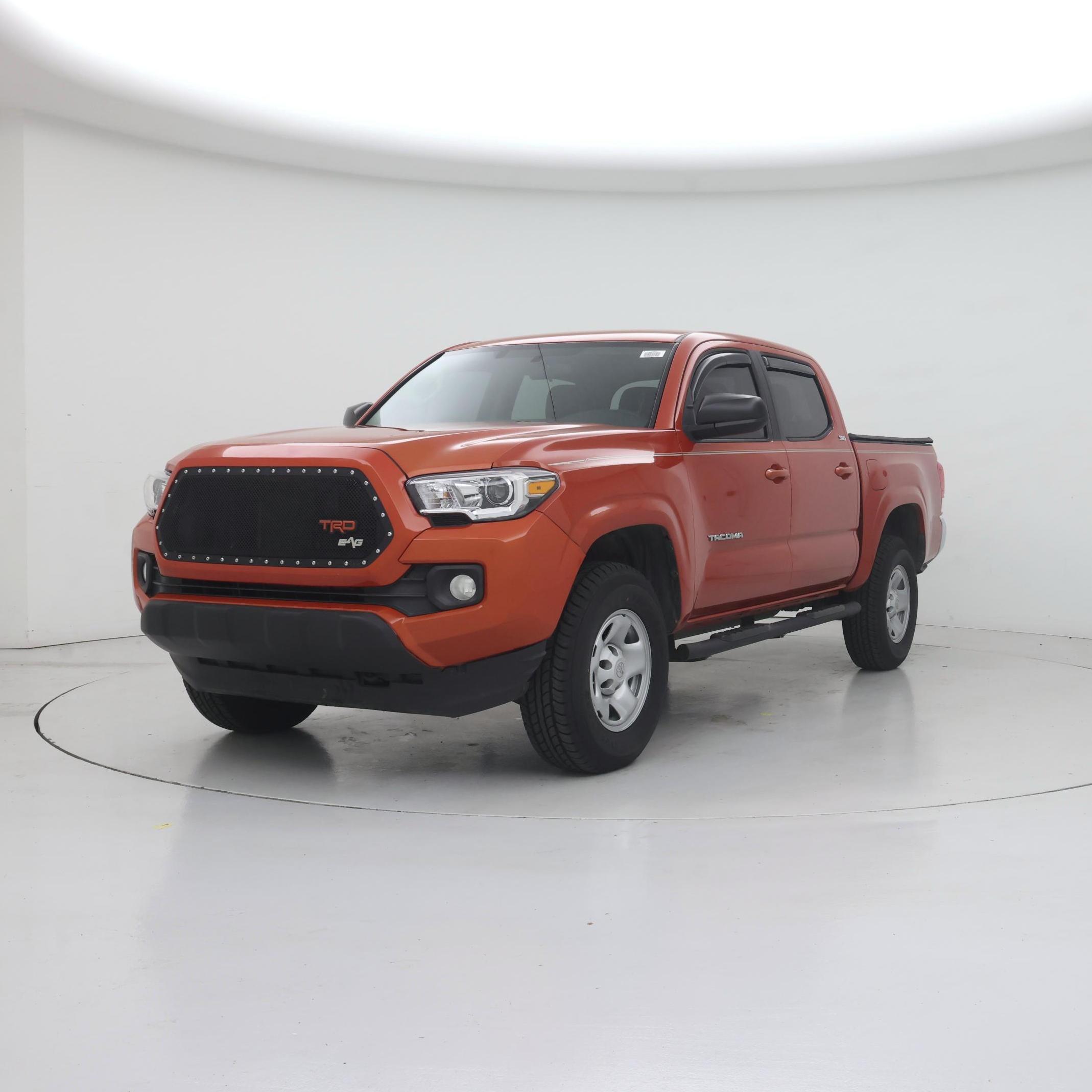 Thumbnail: 2016 Toyota Tacoma - 4