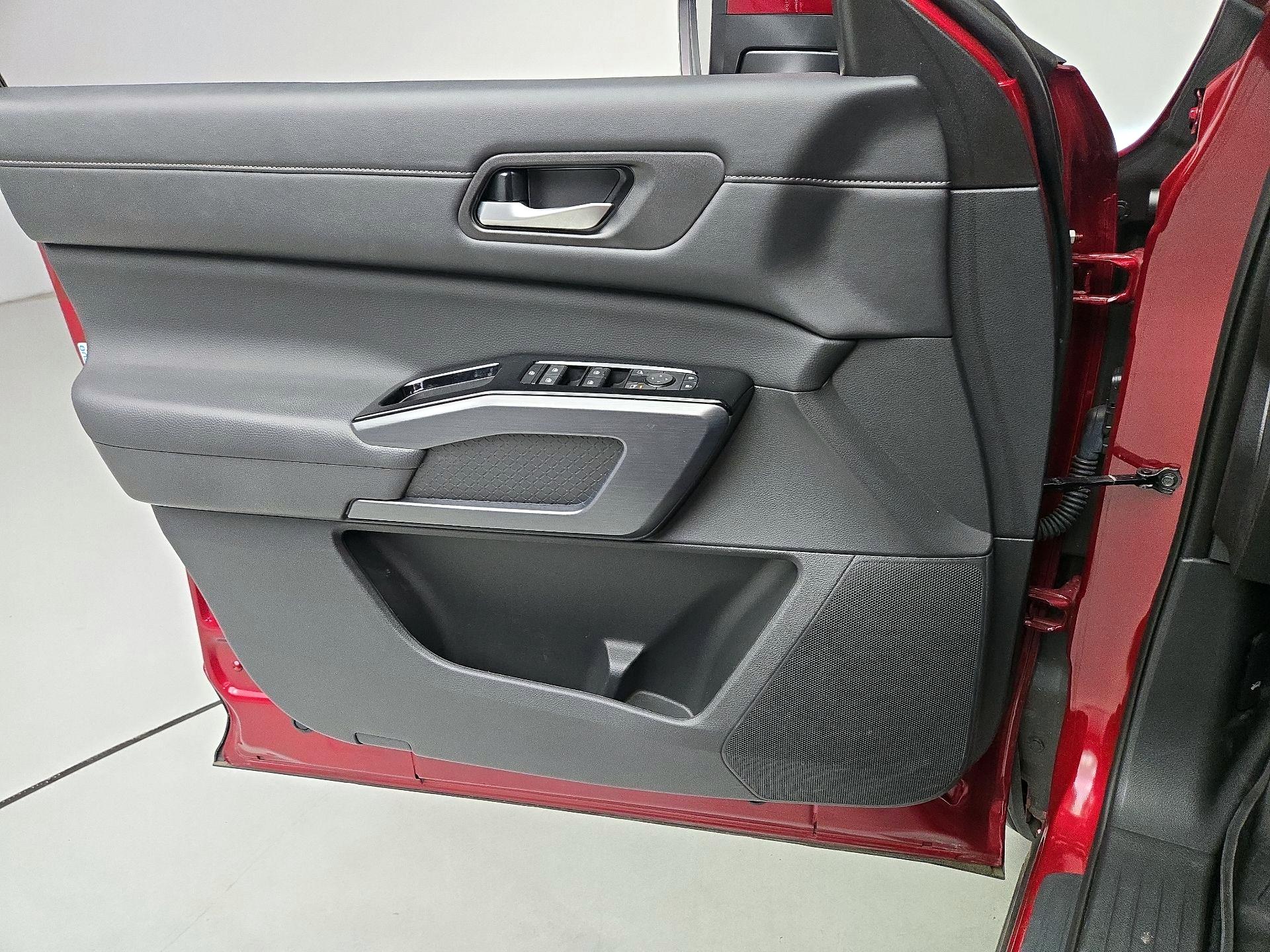 Thumbnail: 2024 Nissan Pathfinder - 12