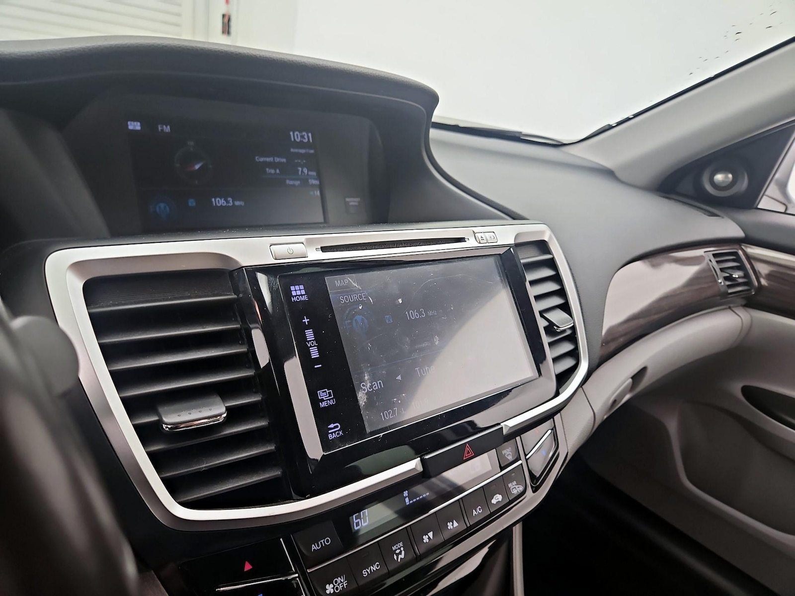 2016 Honda Accord EX-L - Photo 17