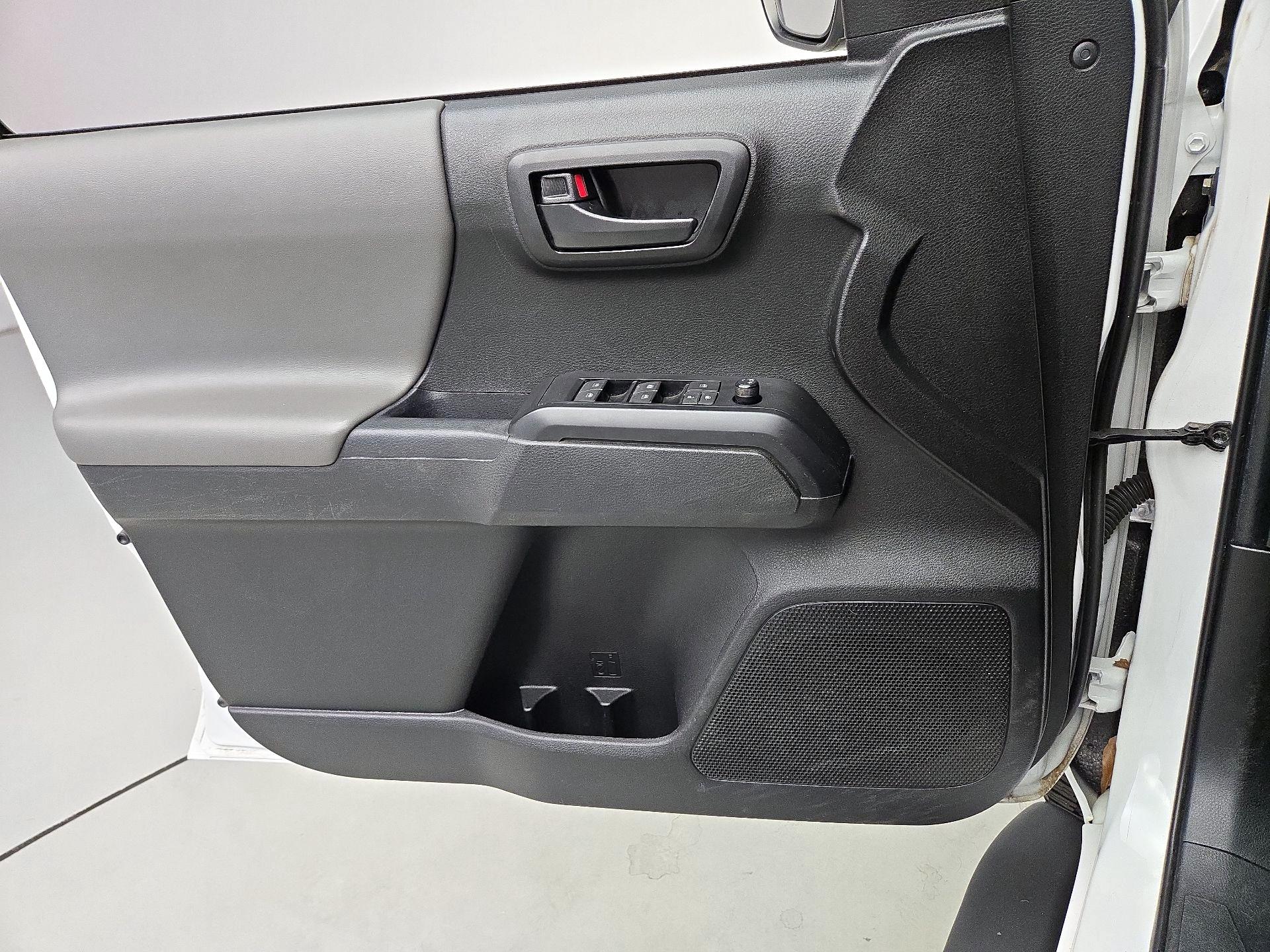 Thumbnail: 2022 Toyota Tacoma - 12