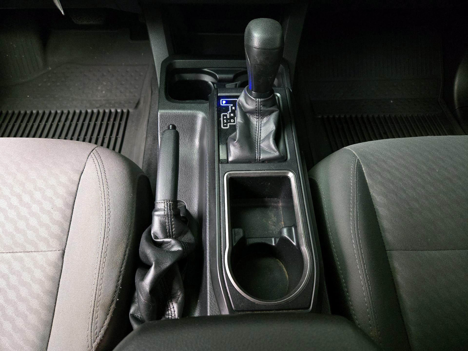 Thumbnail: 2022 Toyota Tacoma - 17