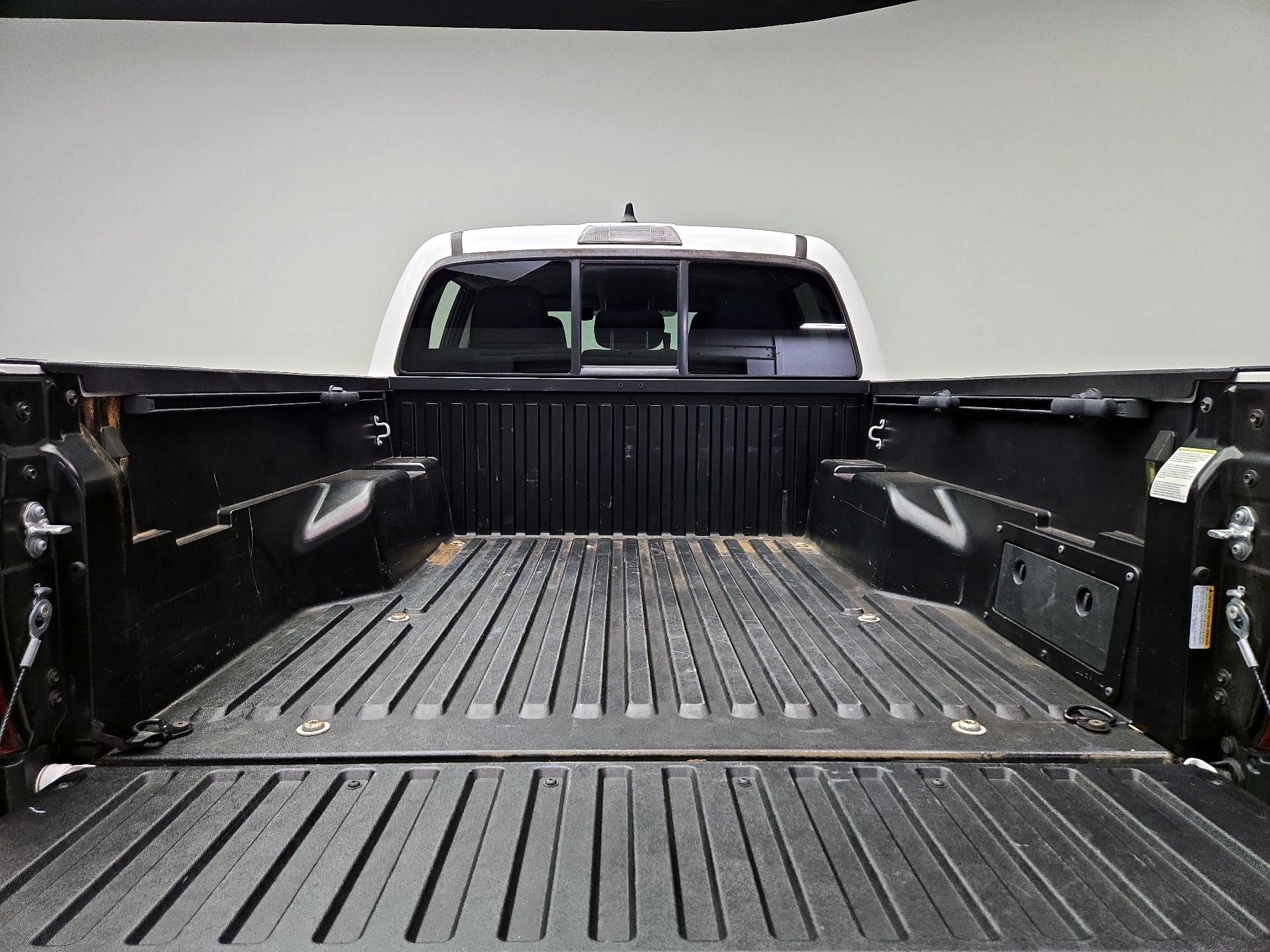 Thumbnail: 2022 Toyota Tacoma - 20