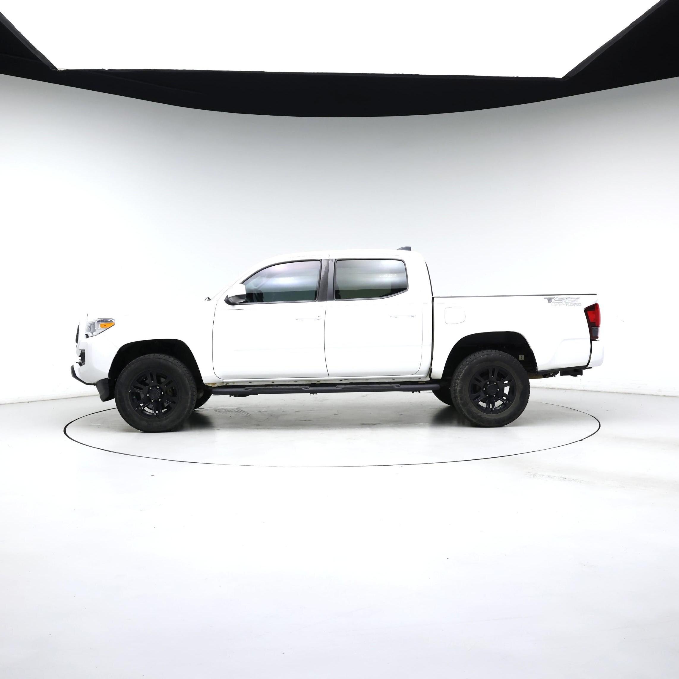 Thumbnail: 2022 Toyota Tacoma - 3