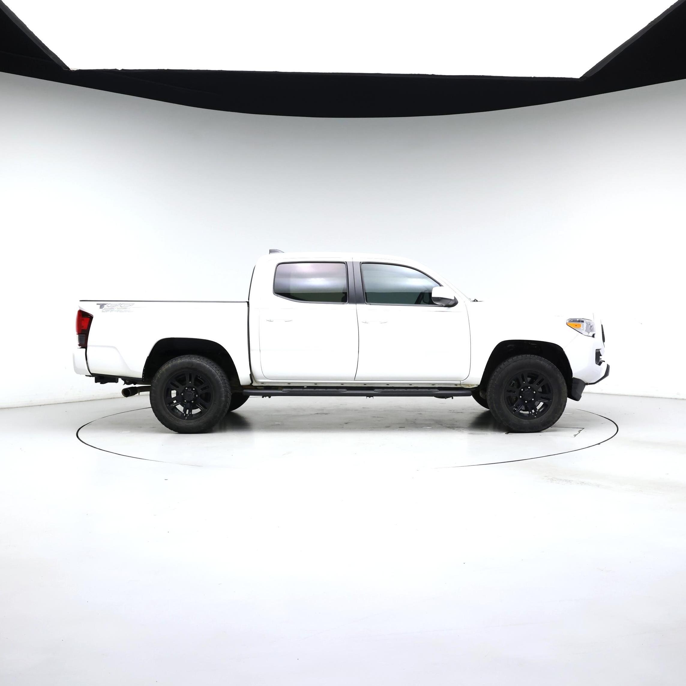 Thumbnail: 2022 Toyota Tacoma - 7