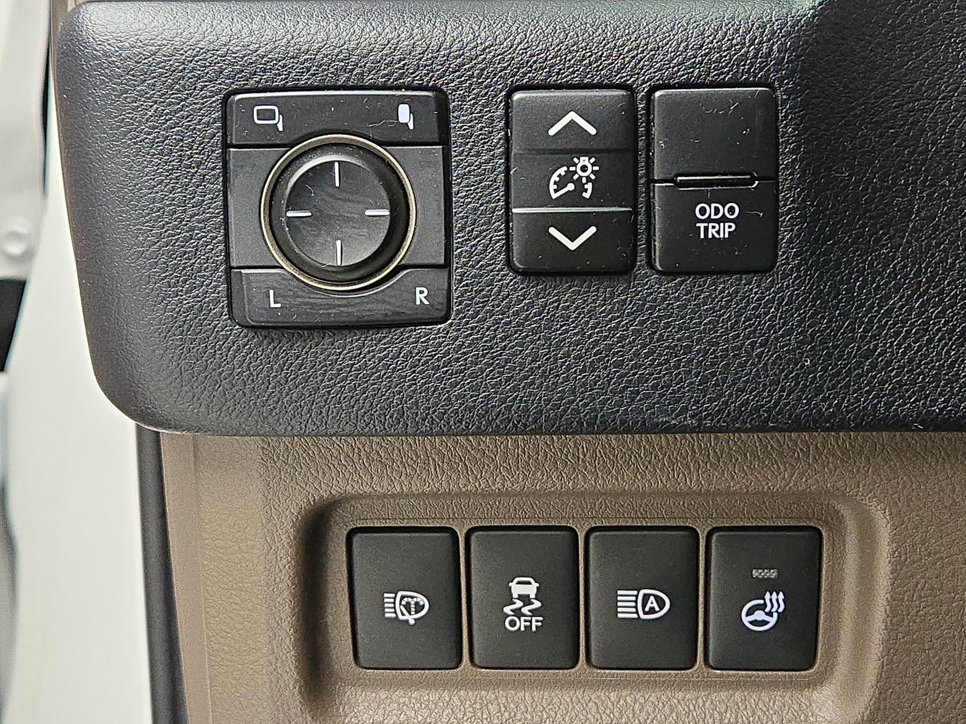 Thumbnail: 2021 Lexus GX - 13