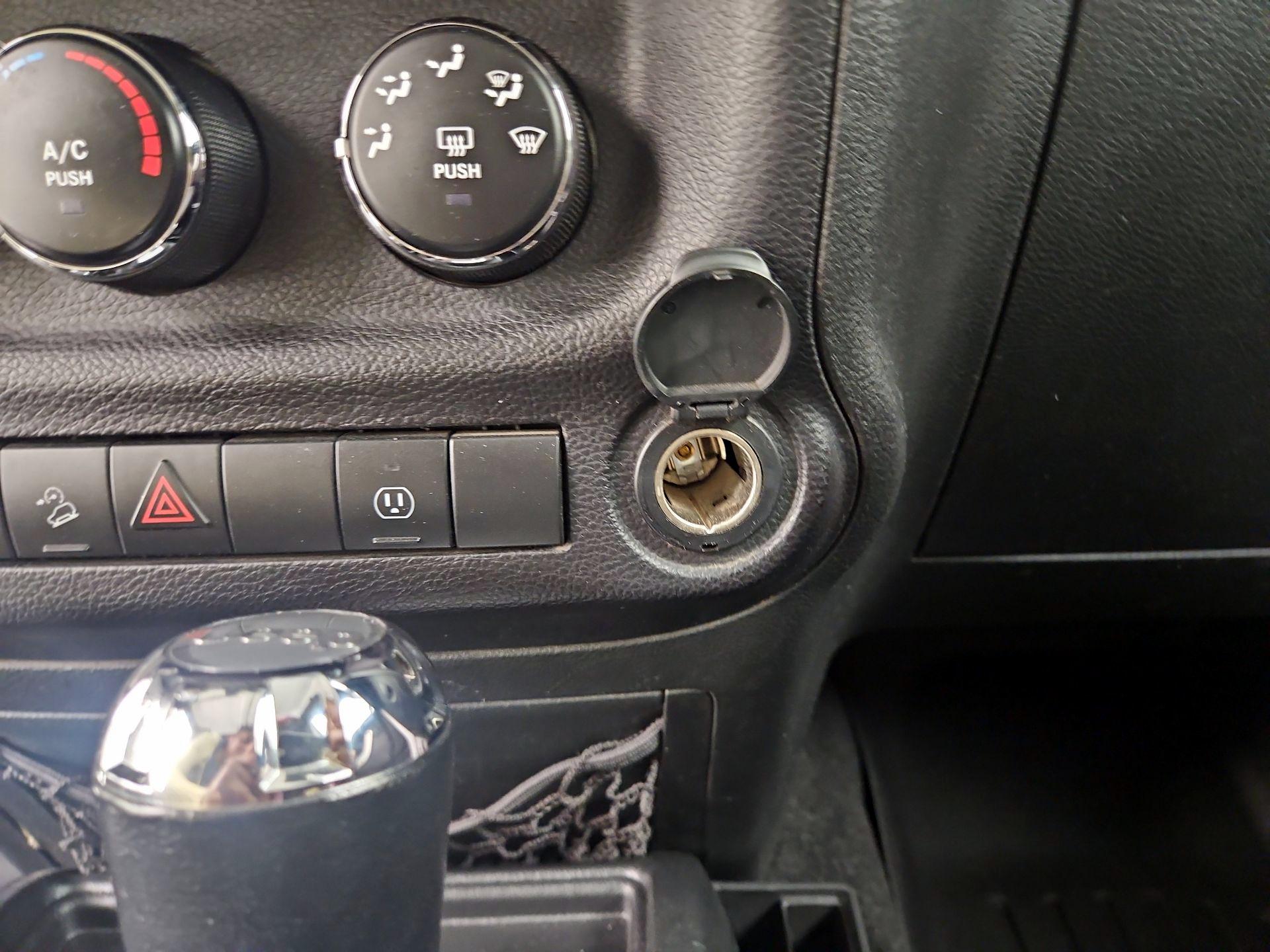 Thumbnail: 2018 Jeep Wrangler - 17