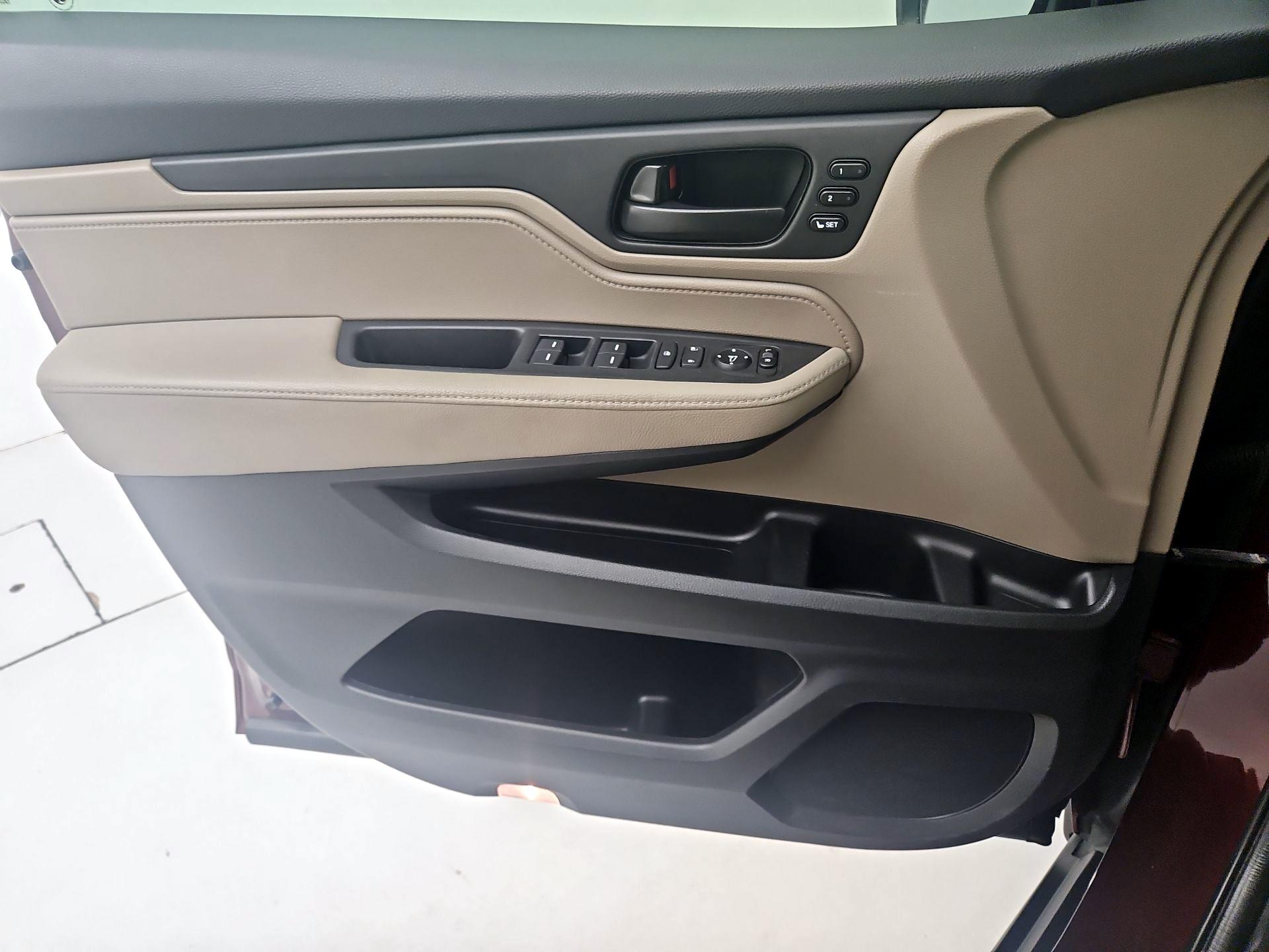 Thumbnail: 2019 Honda Odyssey - 12