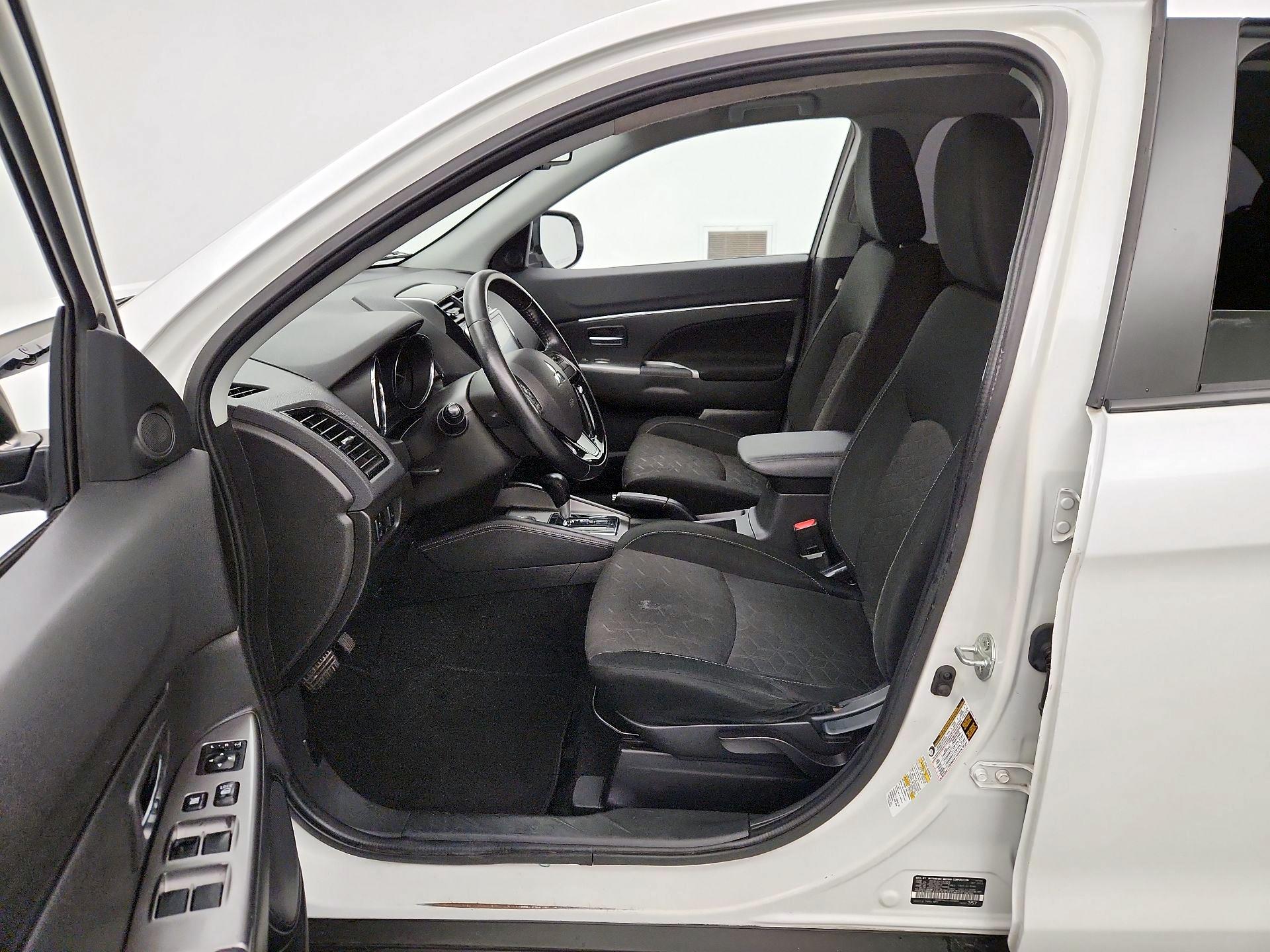 Thumbnail: 2020 Mitsubishi Outlander Sport - 11