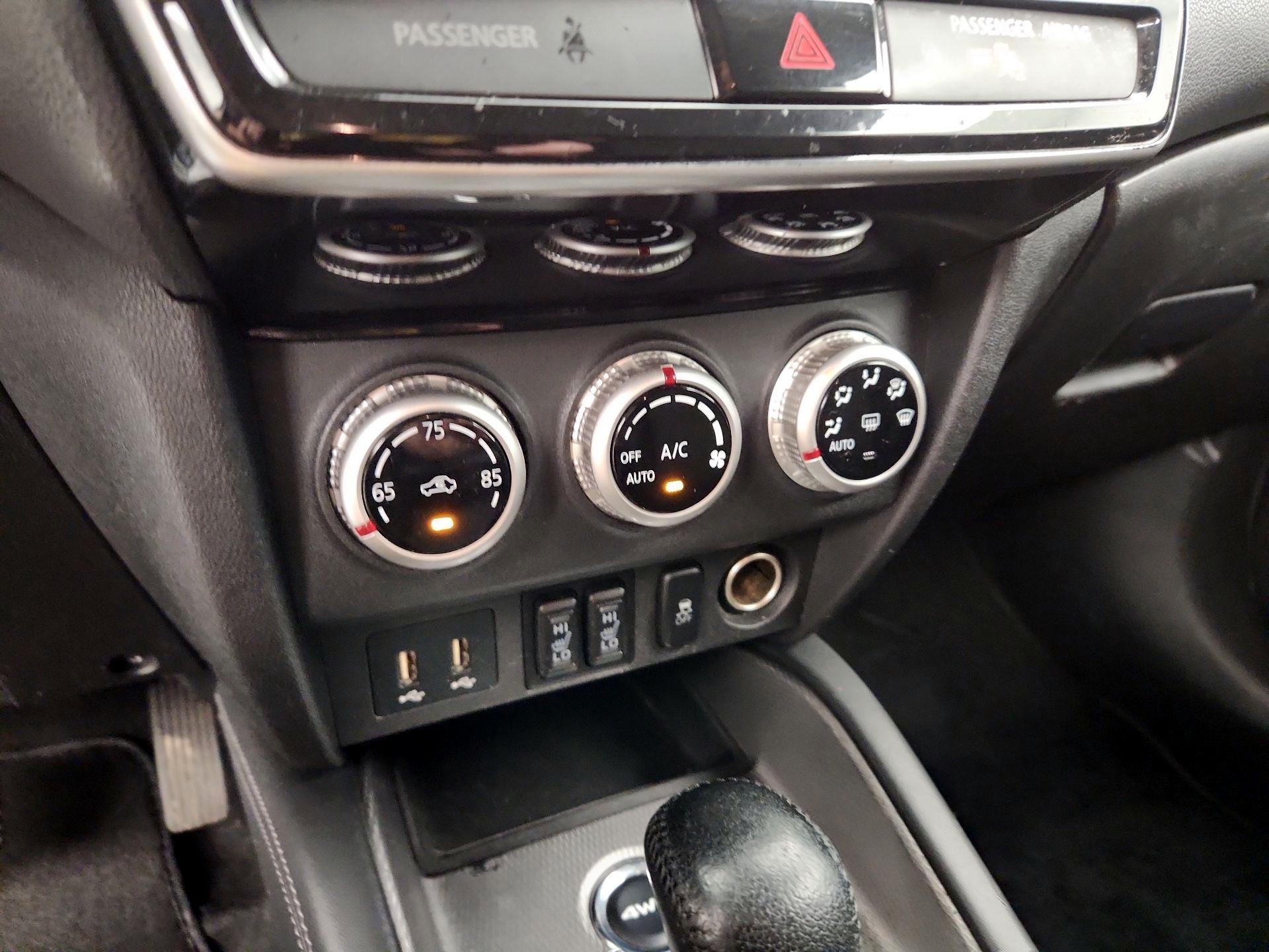 Thumbnail: 2020 Mitsubishi Outlander Sport - 16