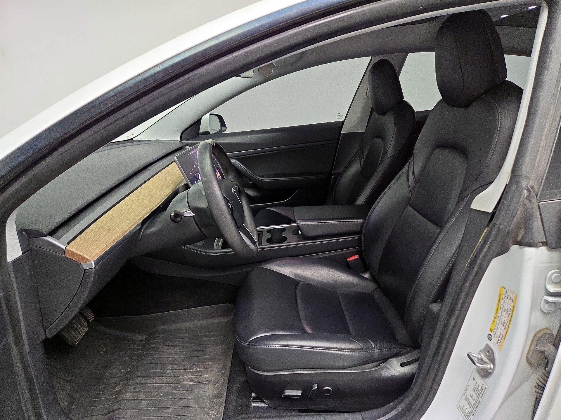 Thumbnail: 2021 Tesla Model 3 - 11