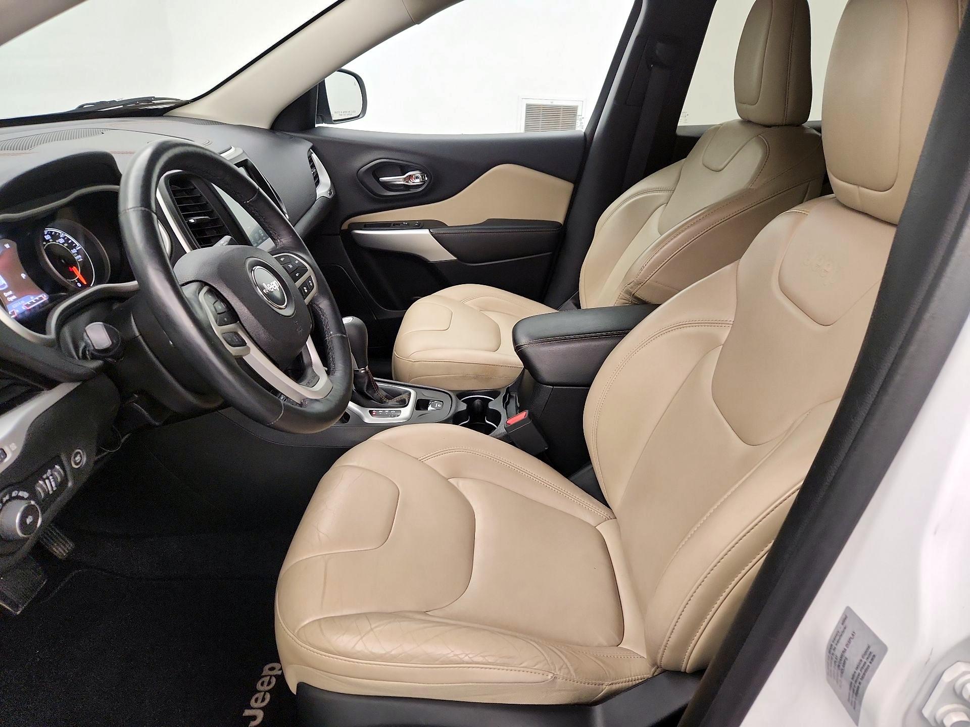 Thumbnail: 2018 Jeep Cherokee - 11