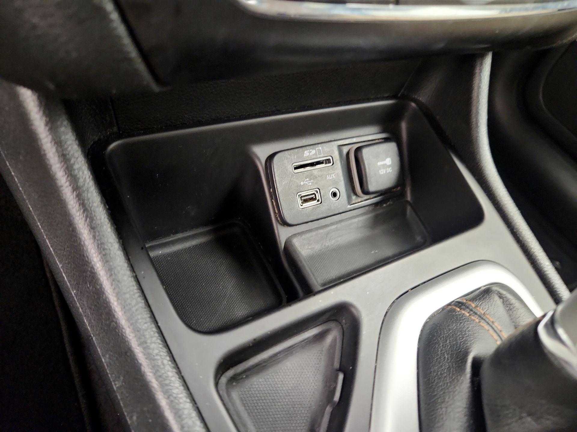 Thumbnail: 2018 Jeep Cherokee - 18