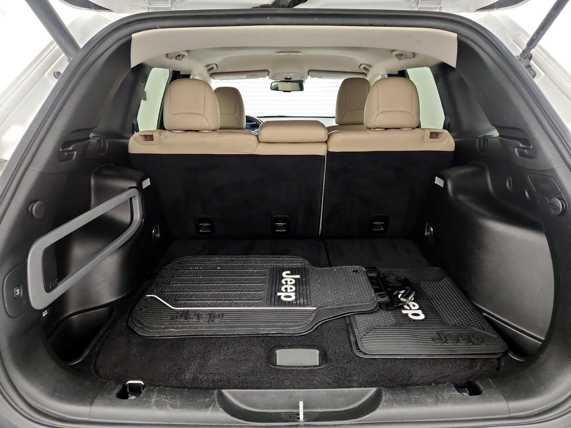 Thumbnail: 2018 Jeep Cherokee - 20