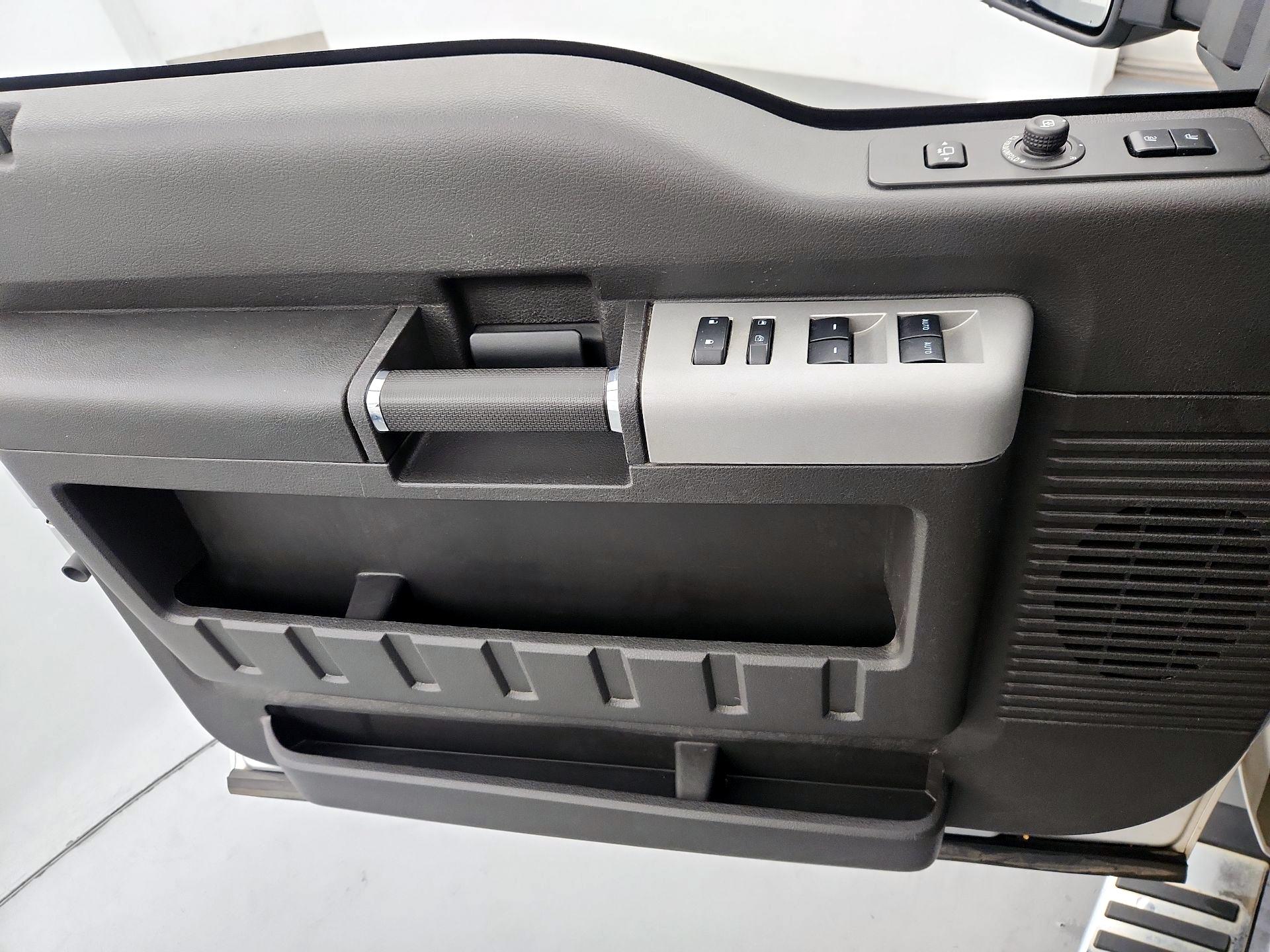 Thumbnail: 2015 Ford F-250 - 12