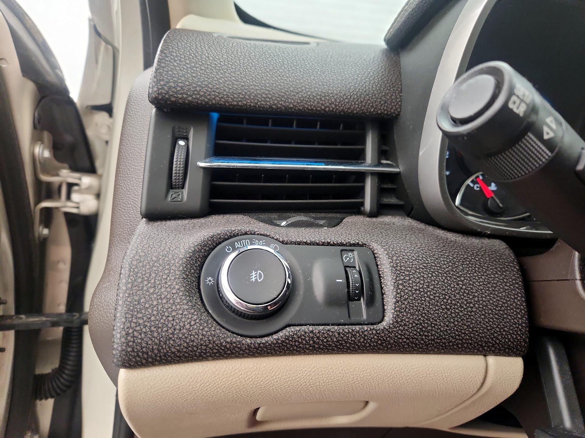 Thumbnail: 2015 Chevrolet Malibu - 13