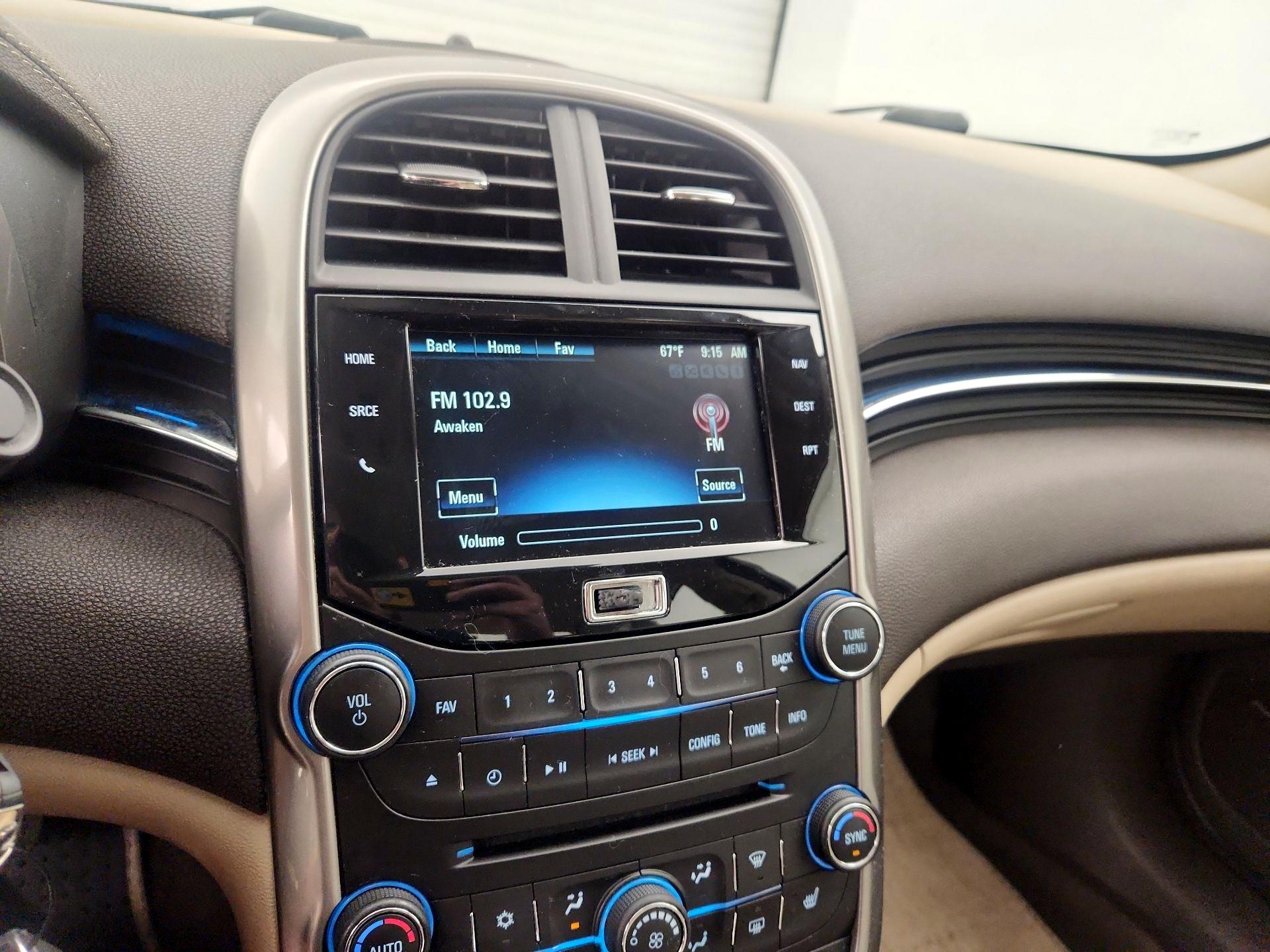 Thumbnail: 2015 Chevrolet Malibu - 15